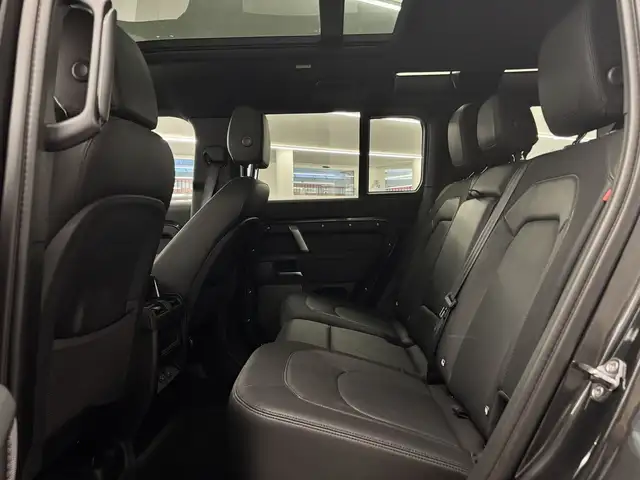 Land Rover Defender view 13