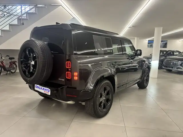 Land Rover Defender view 4