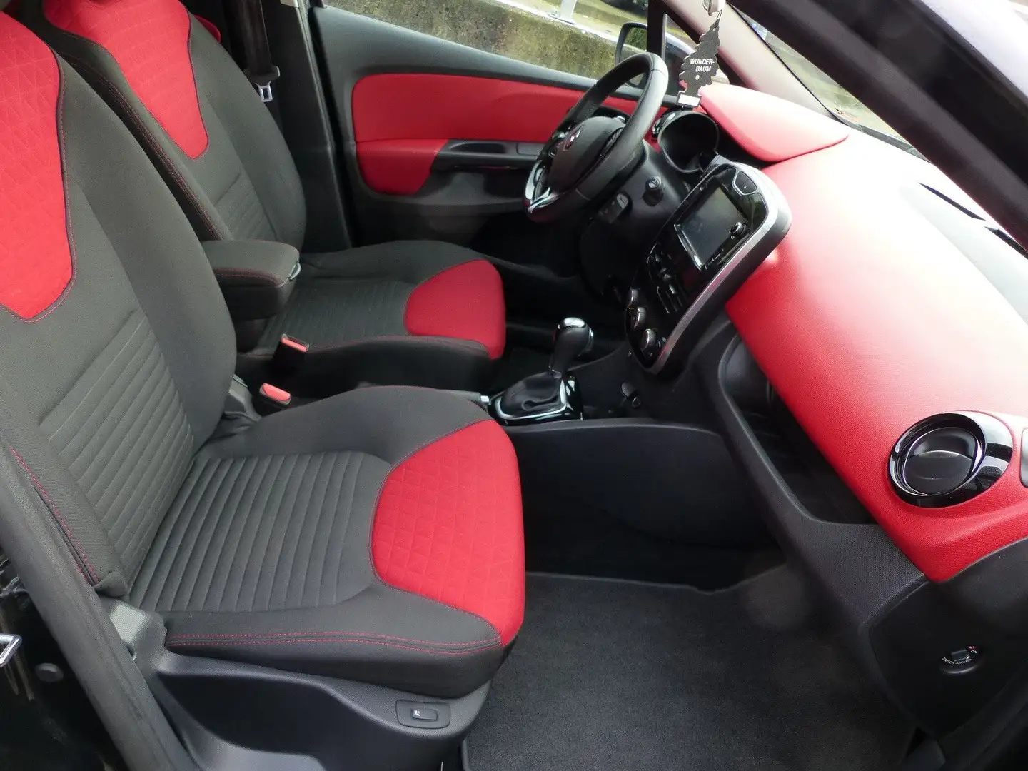 Renault Clio IV Grandtour Luxe Automatik/Bluetooth/PDC Schwarz - 2