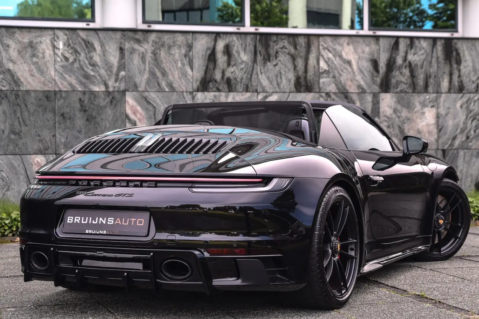 Porsche 911 Cabrio 3.0 Carrera GTS |Bose|Sportuitlaat|360| Noir - 2