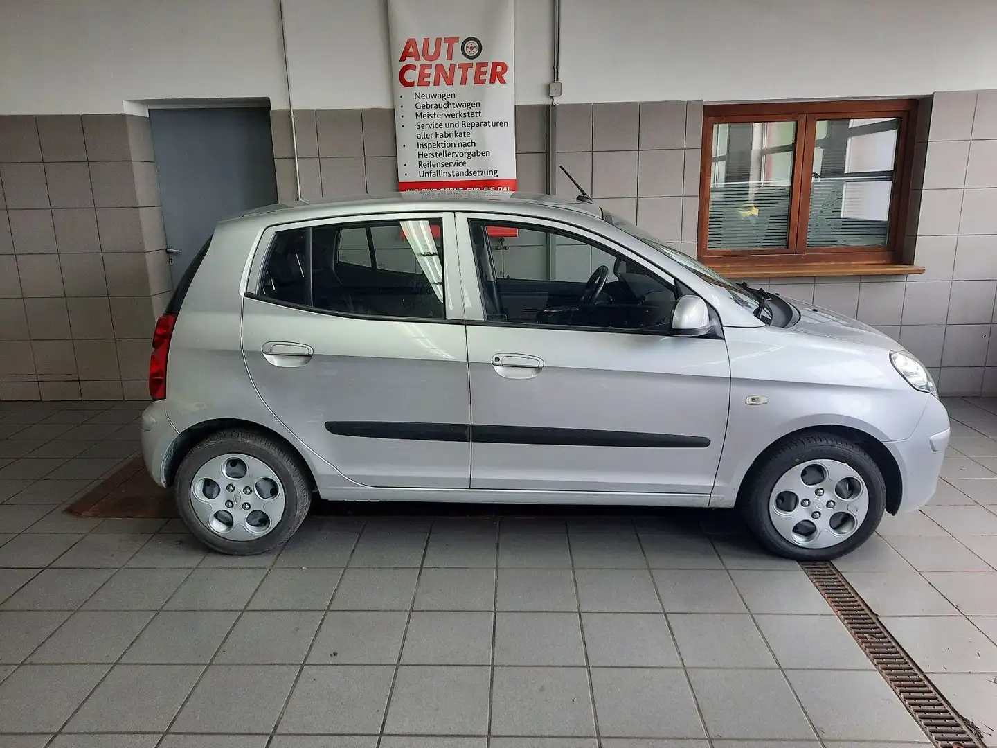 Kia Picanto 1.1 Attract Plateado - 2