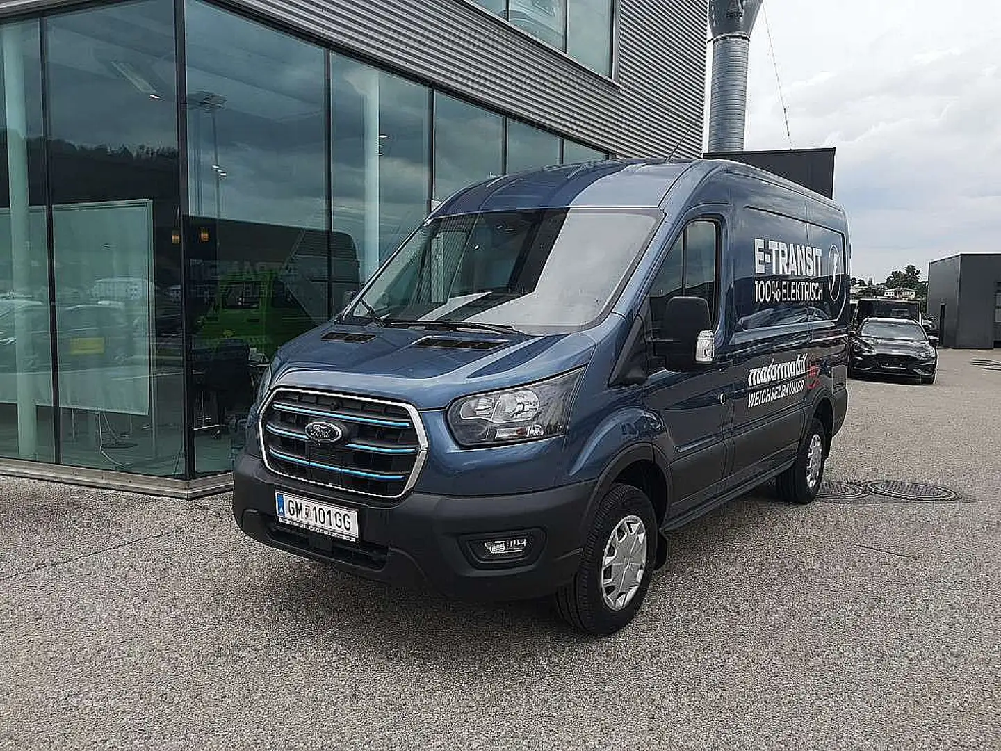 Ford E-Transit E-Transit Kasten 67kWh/135kW L2H2 350 Trend Modrá - 1