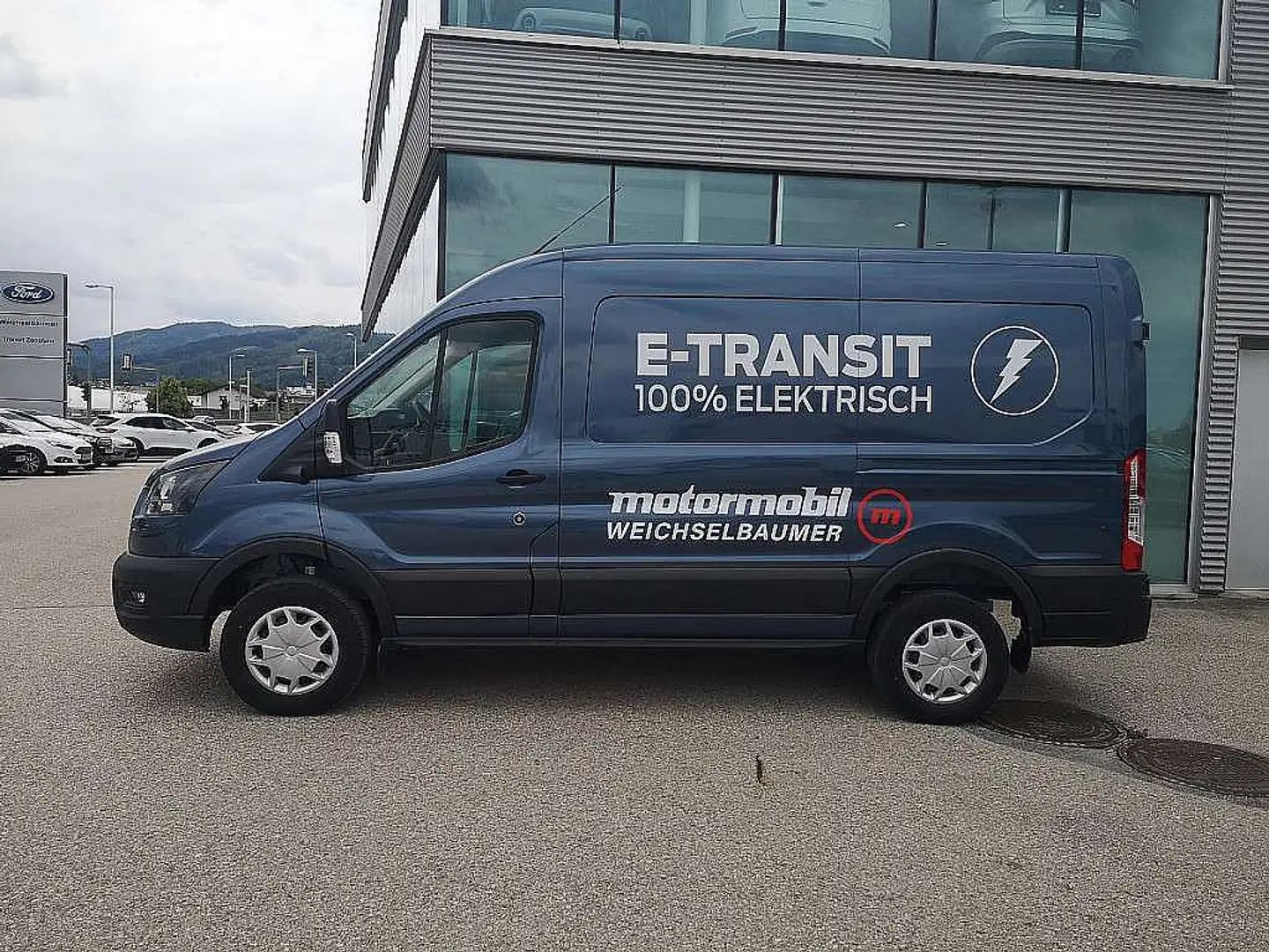 Ford E-Transit E-Transit Kasten 67kWh/135kW L2H2 350 Trend Modrá - 2