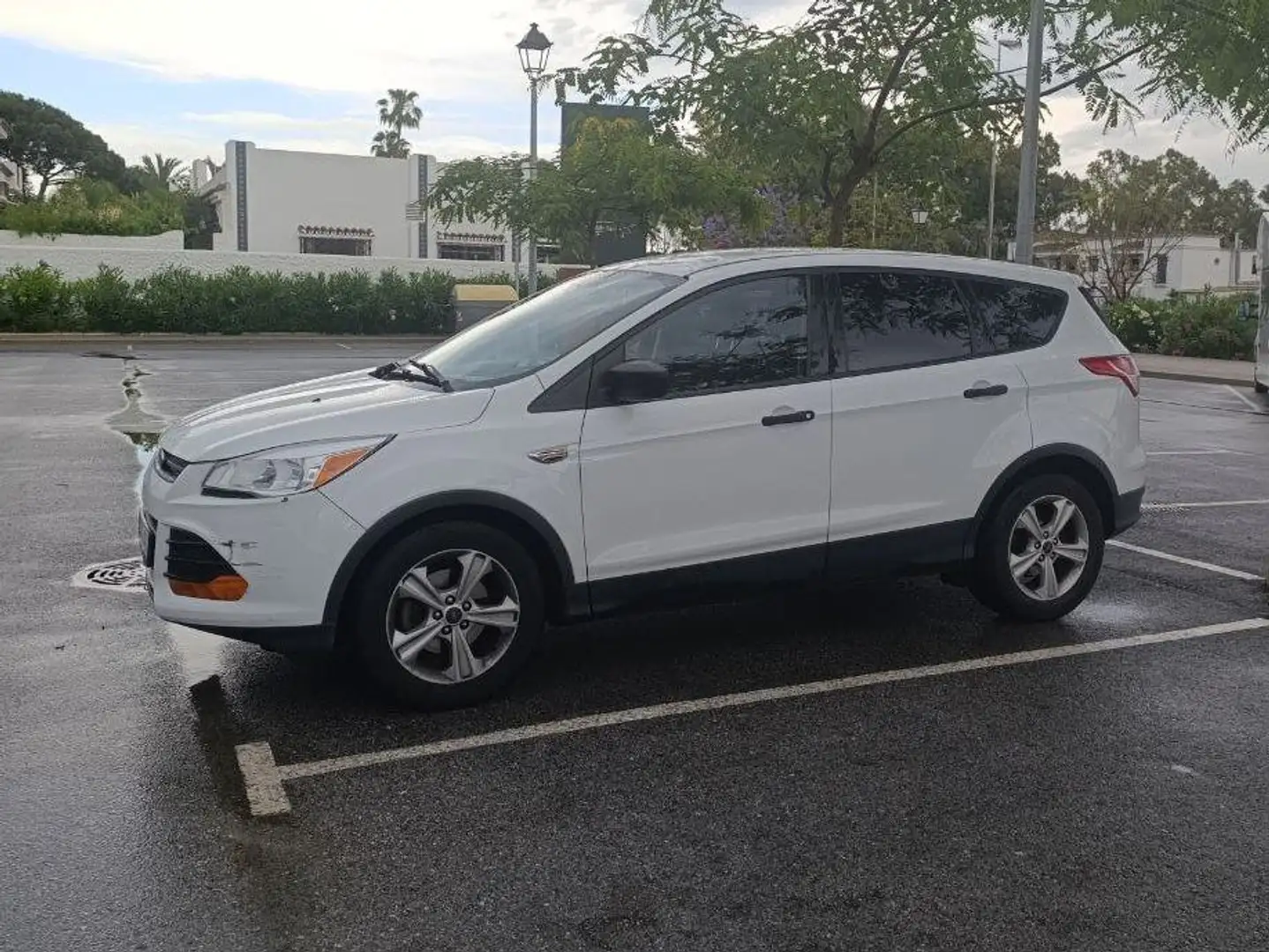Ford Escape Blanc - 2