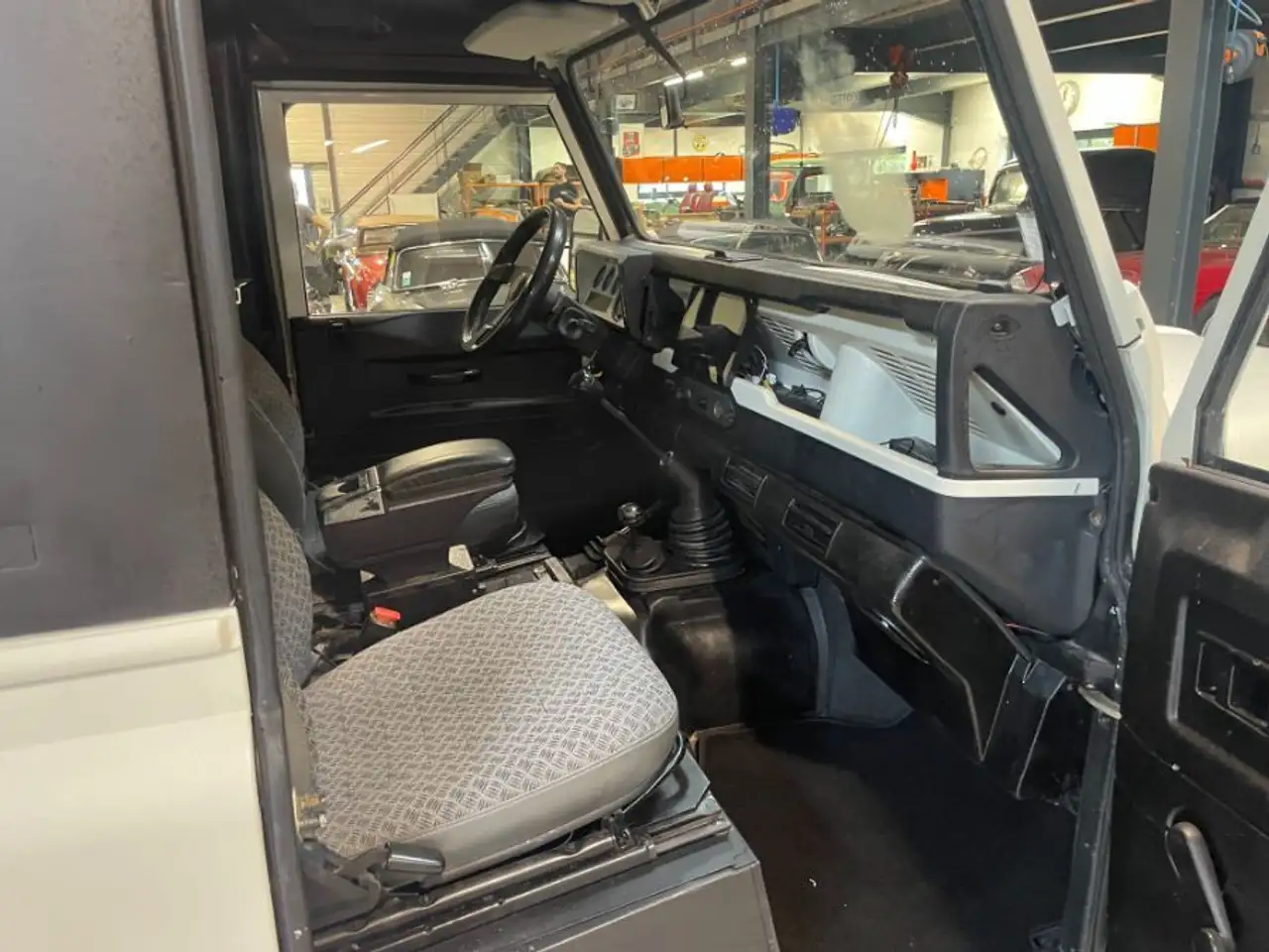 Land Rover Defender 90 SW 2.5 TD5 122cv 4X4 3P BVM 7 PLACES MOTEUR REFAIT, foto 4
