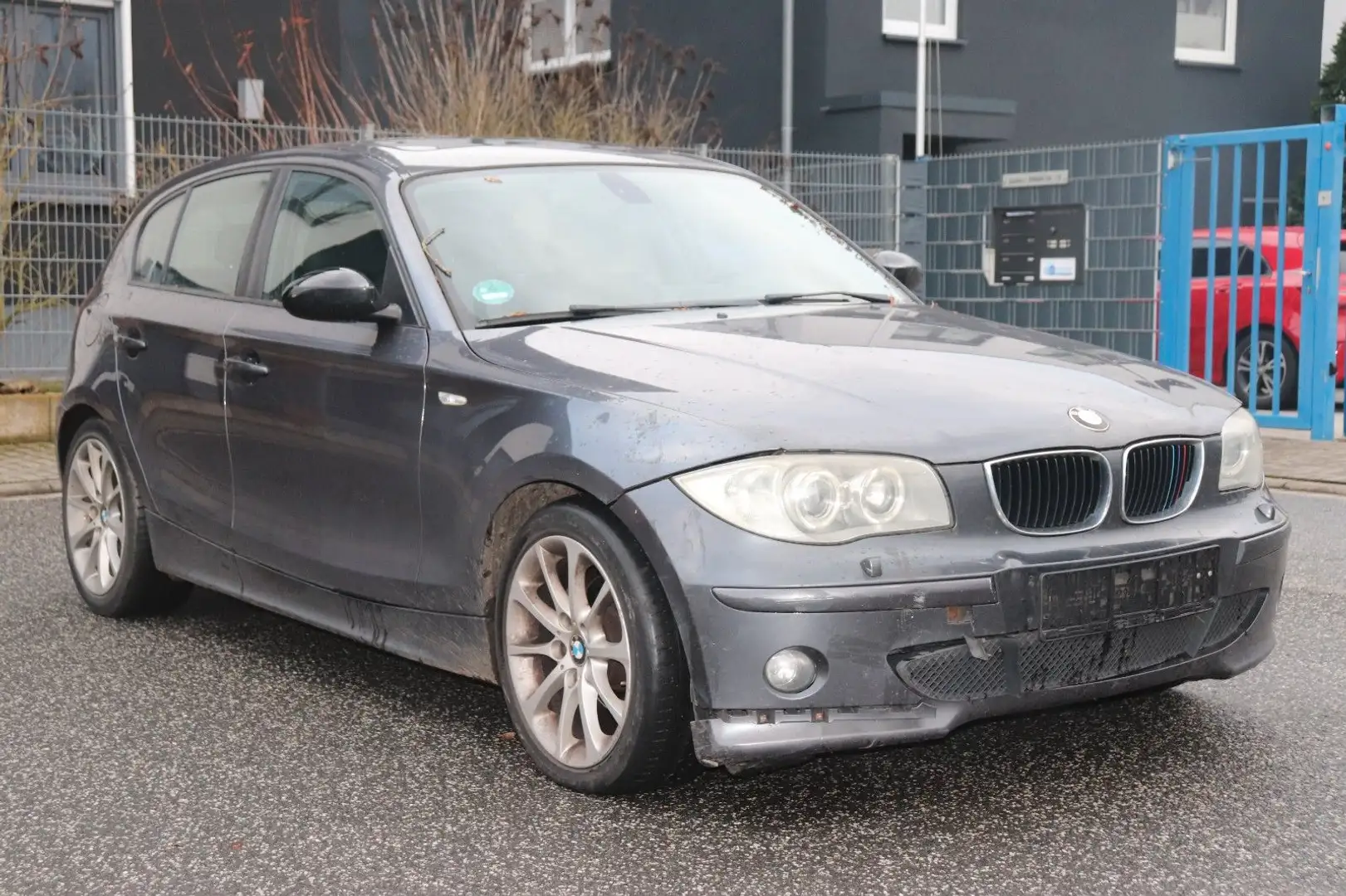 BMW 120 Baureihe 1 Lim. 120d Nr 012 Motorschaden Šedá - 2