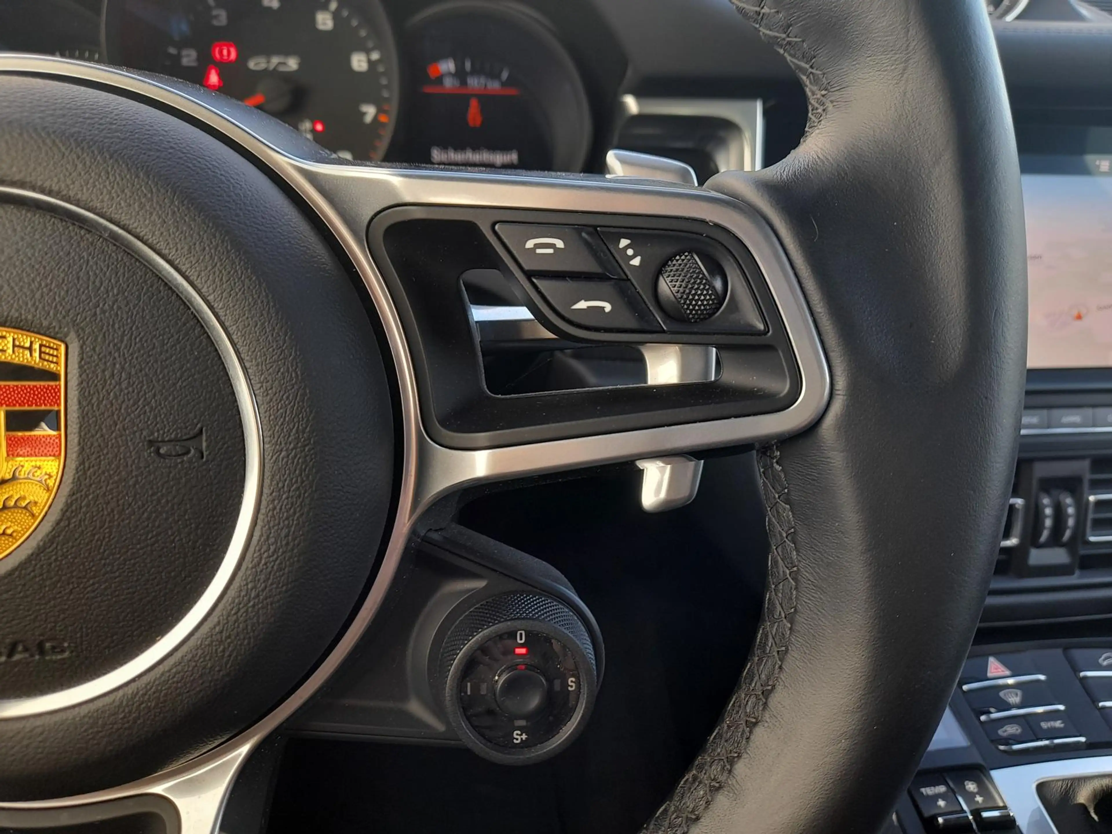 Porsche Macan GTS Pano~AHK-Vor~Luft~20"~SpAu~Bose~Chrono — photo 24