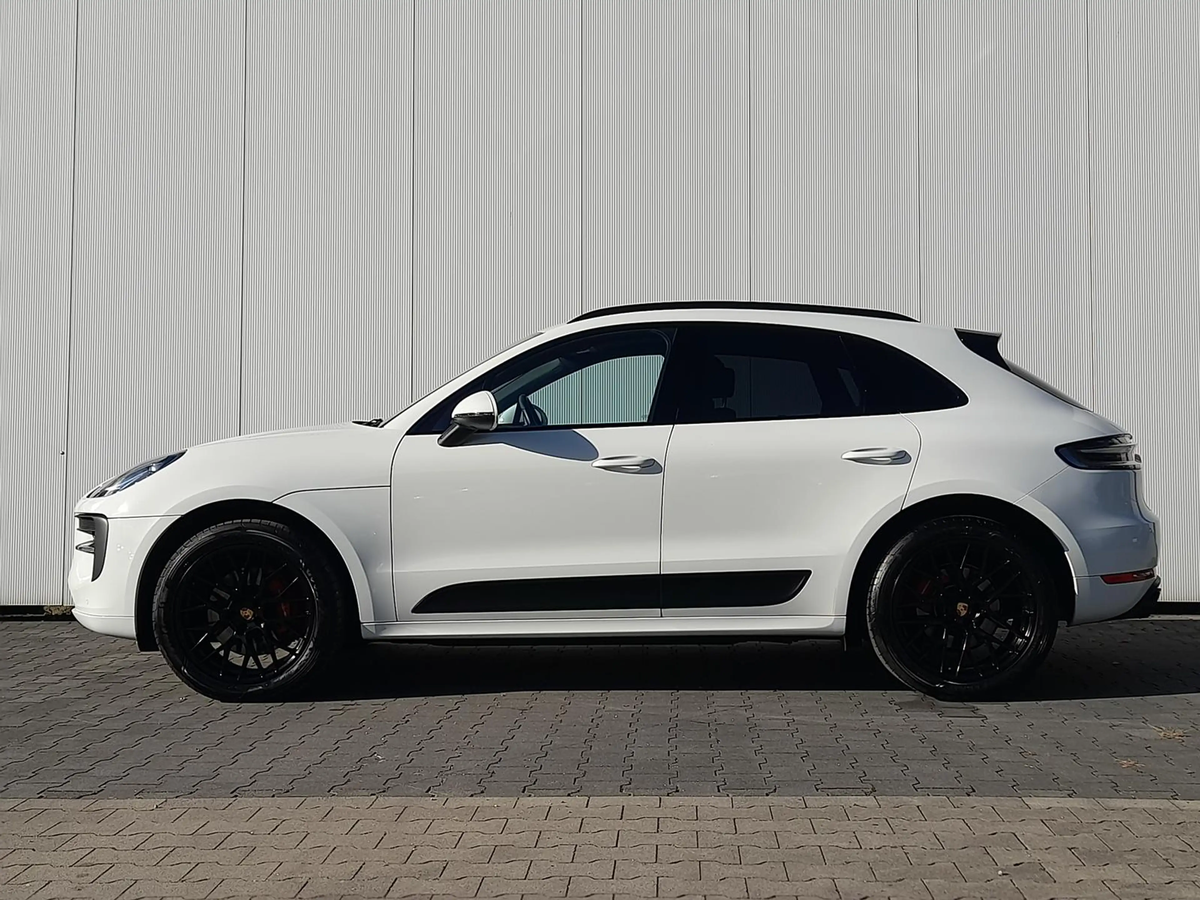 Porsche Macan GTS Pano~AHK-Vor~Luft~20"~SpAu~Bose~Chrono — photo 9