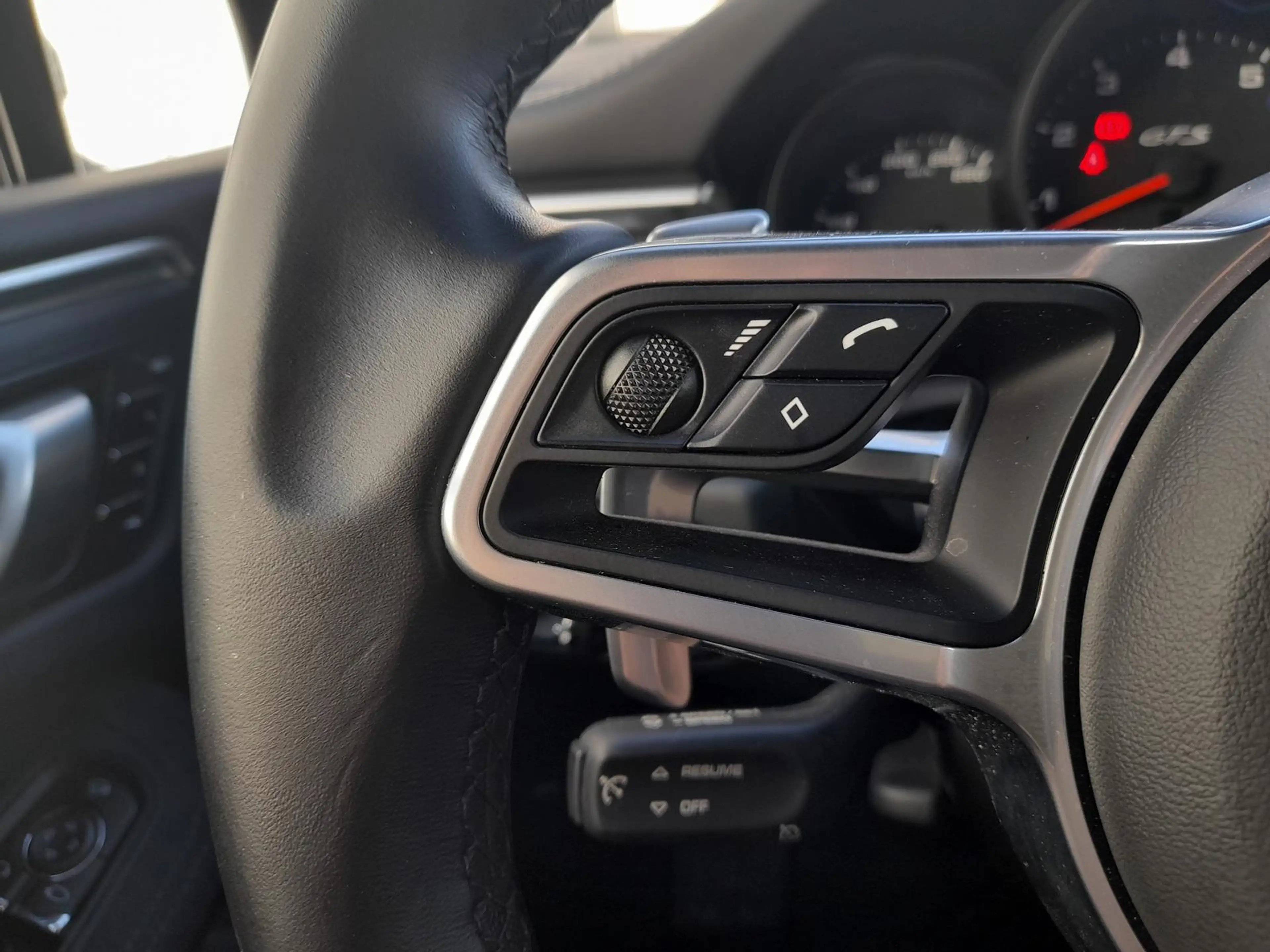Porsche Macan GTS Pano~AHK-Vor~Luft~20"~SpAu~Bose~Chrono — photo 23