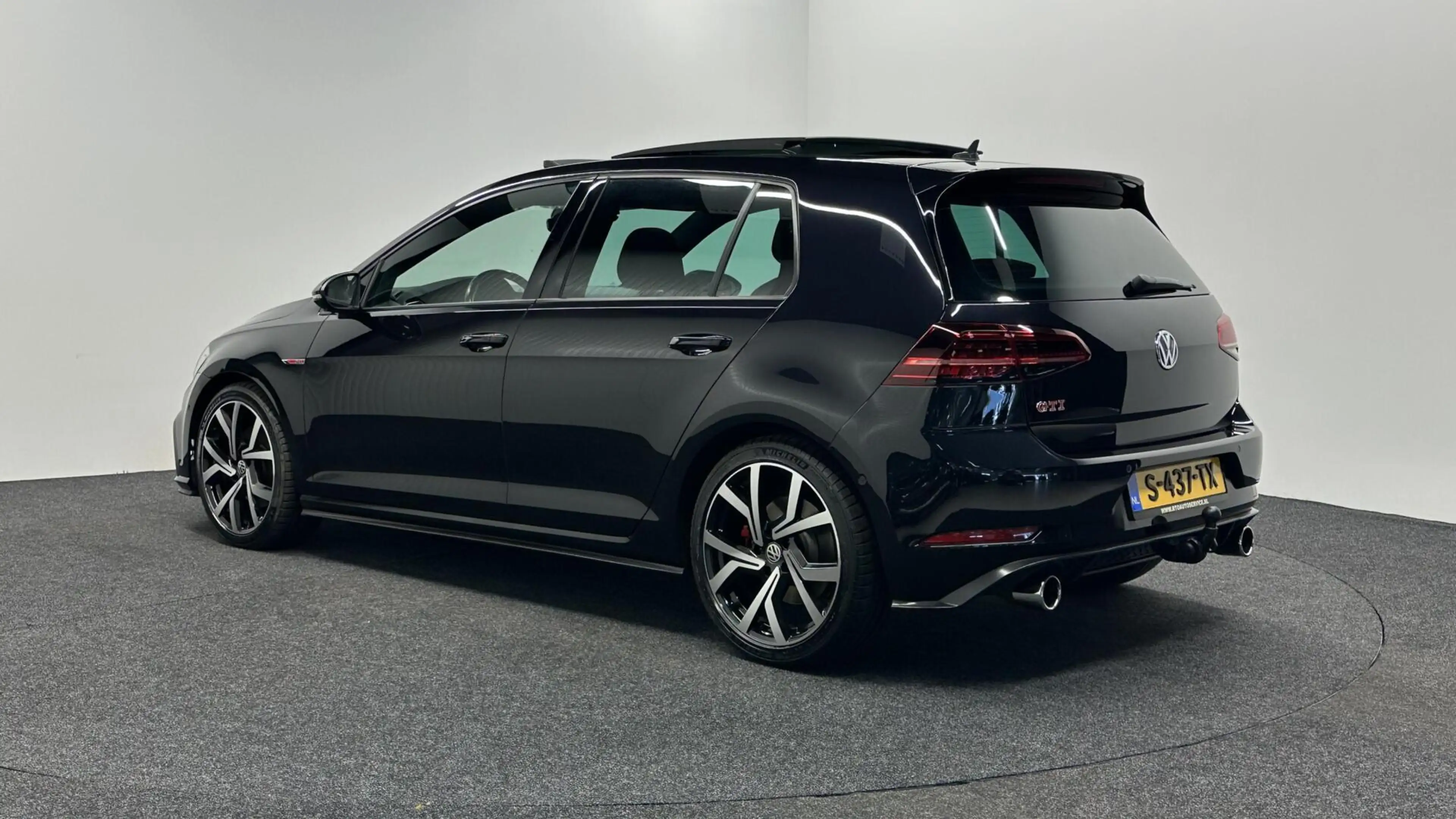 Volkswagen Golf GTI 2.0 TSI Performance PANO CARPLAY NAVI TREKHAAK. — photo 4