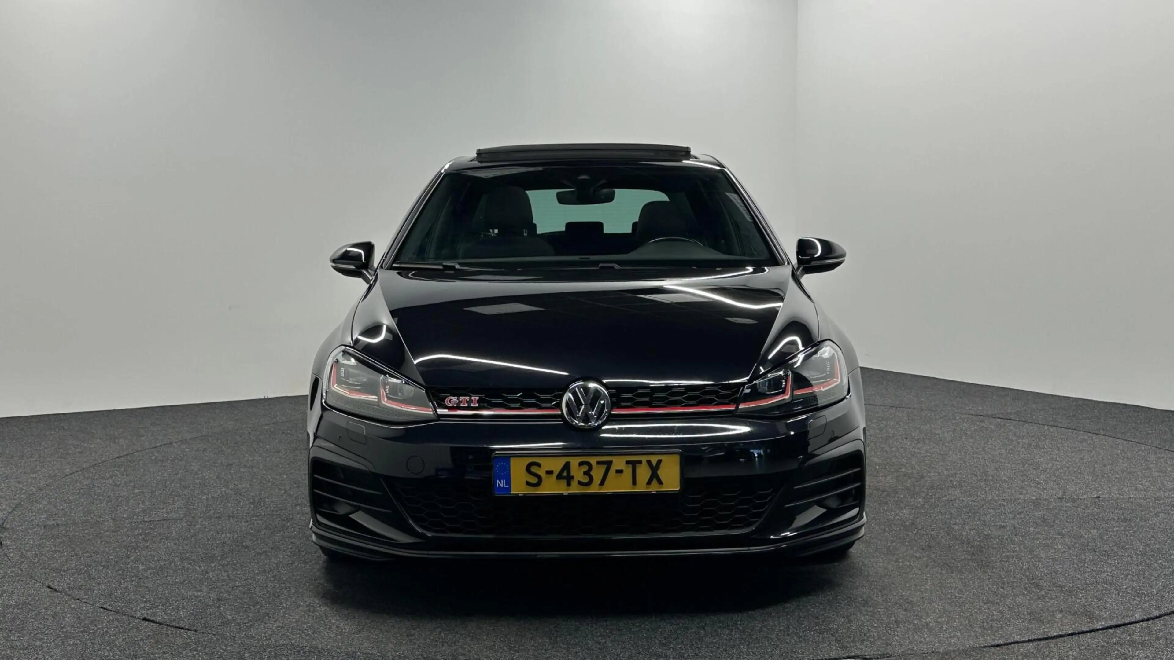 Volkswagen Golf GTI 2.0 TSI Performance PANO CARPLAY NAVI TREKHAAK. — photo 6