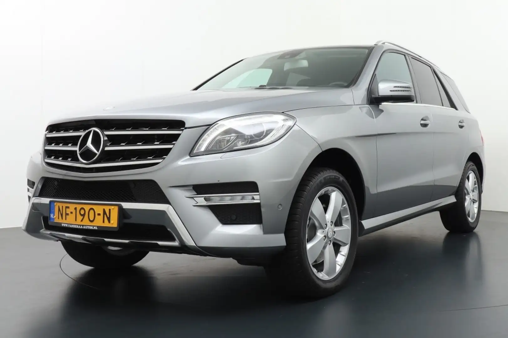 Mercedes-Benz ML 350 350 BLUETEC V6 Automaat in concours staat!! Grijs - 1