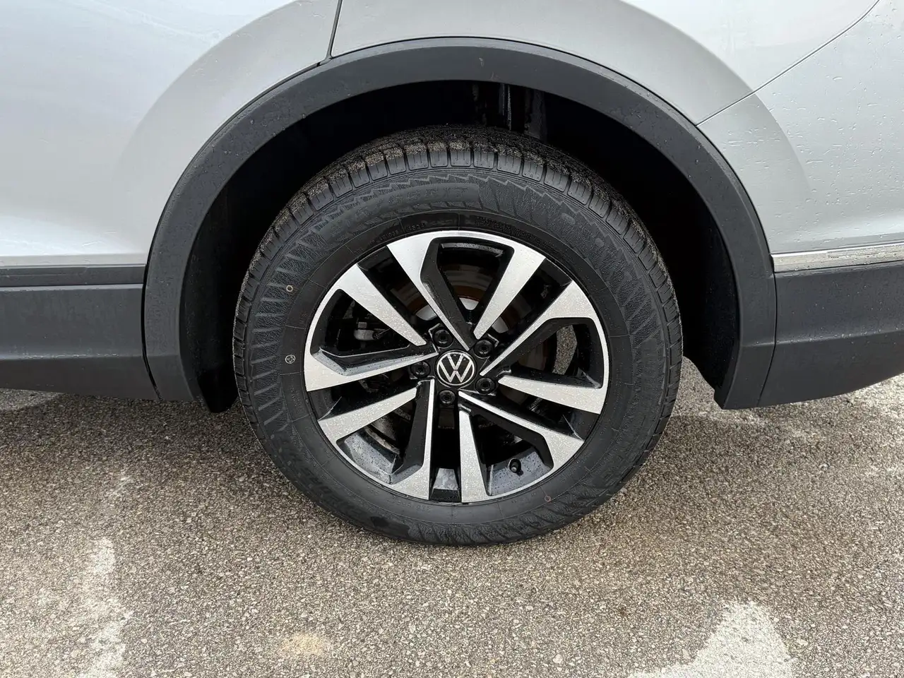 Volkswagen Tiguan снимка Volkswagen Tiguan