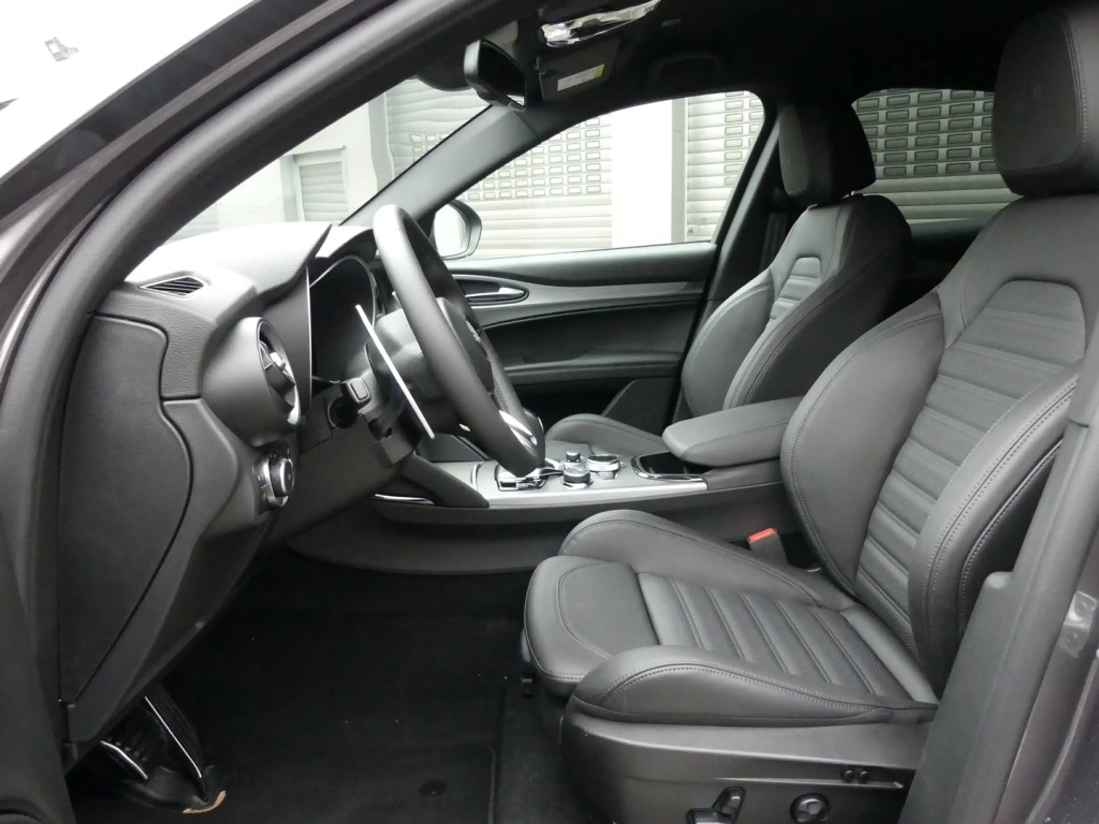 Alfa Romeo Stelvio VELOCE 2.2 DIESEL 16V 210 PS AT8 Q4 21 ZOLL — photo 10
