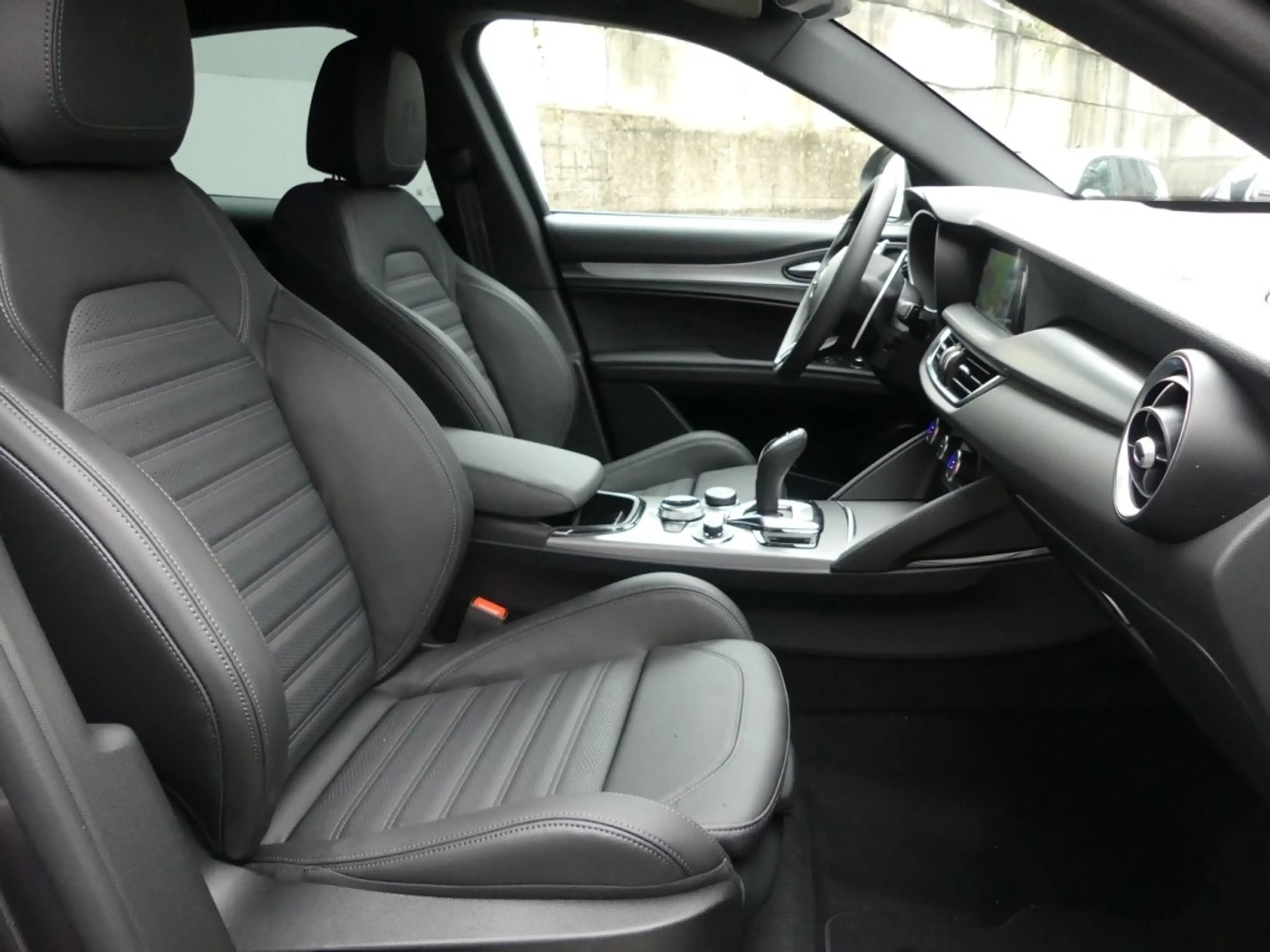 Alfa Romeo Stelvio VELOCE 2.2 DIESEL 16V 210 PS AT8 Q4 21 ZOLL — photo 12