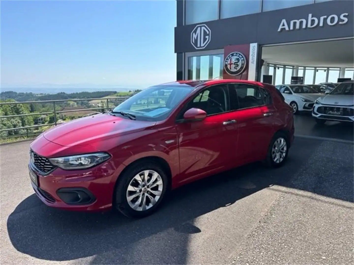 Fiat Tipo 5-Türer 1,4 95 PS Lounge Rouge - 1