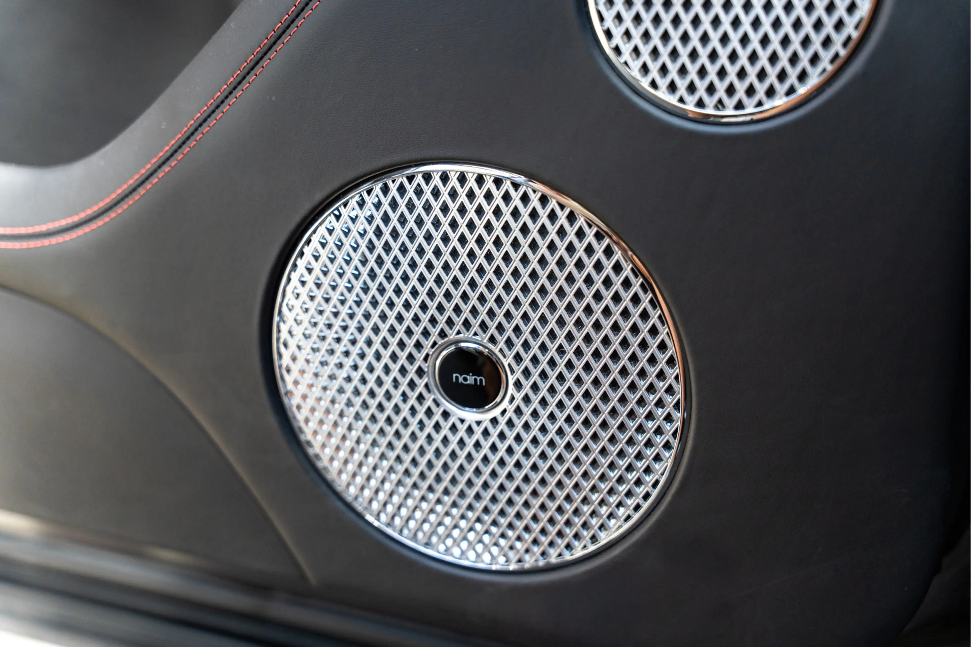 Bentley Bentayga Azure EWB Naim Entertainment Massage 4.0 V8 Azure — photo 28