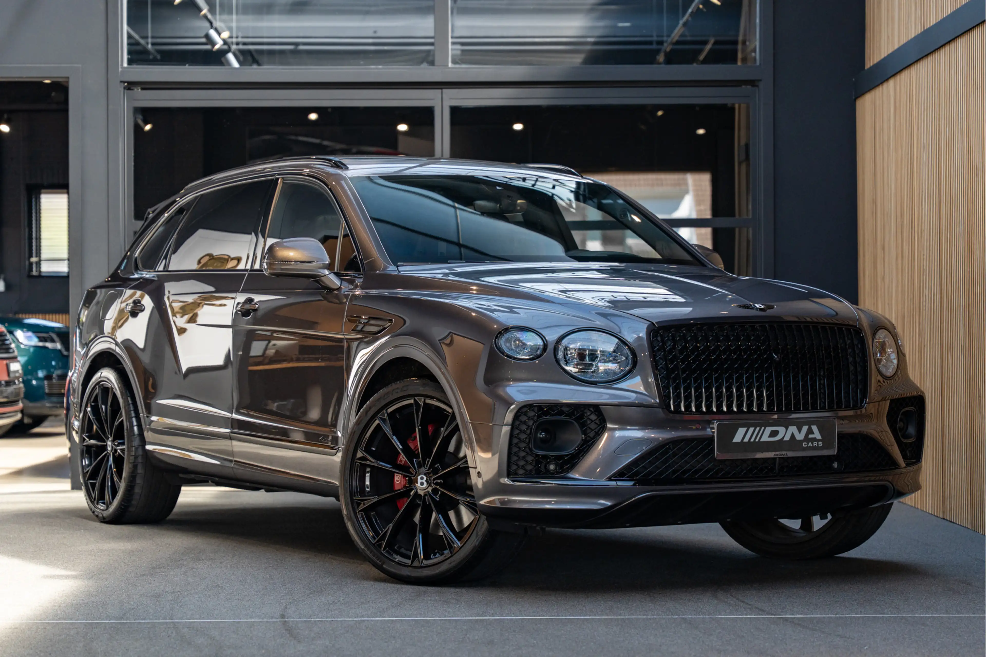 Bentley Bentayga Azure EWB Naim Entertainment Massage 4.0 V8 Azure