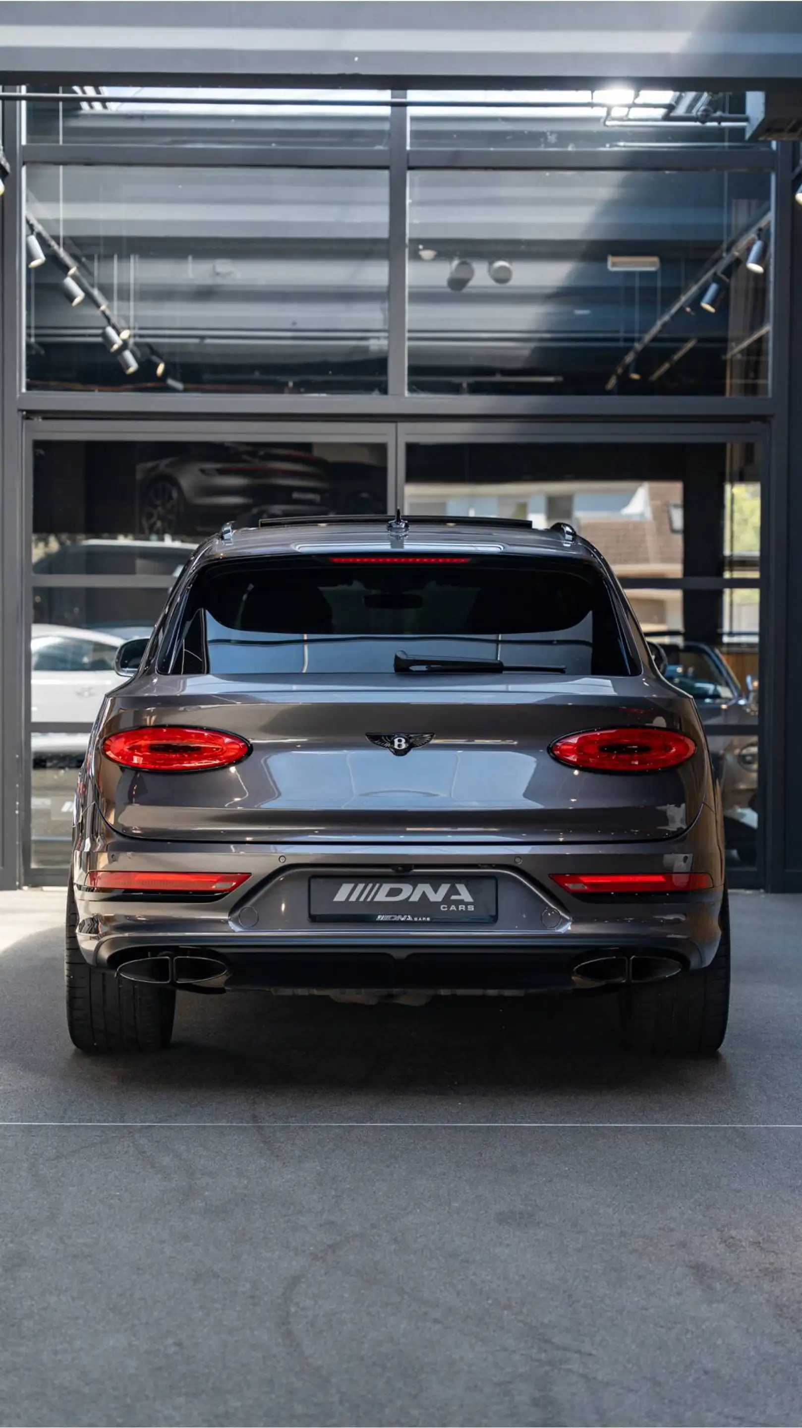 Bentley Bentayga Azure EWB Naim Entertainment Massage 4.0 V8 Azure — photo 22