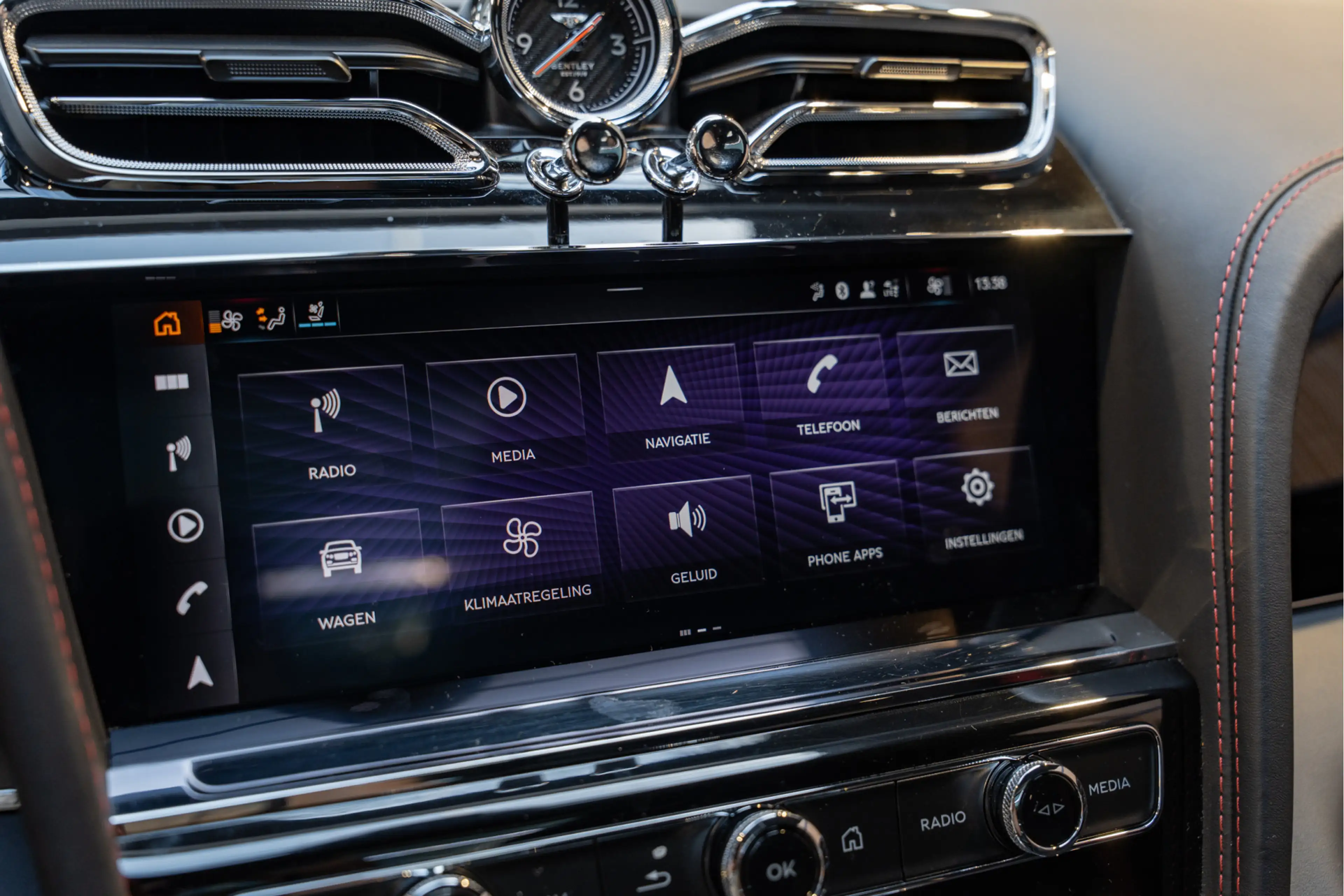 Bentley Bentayga Azure EWB Naim Entertainment Massage 4.0 V8 Azure — photo 43