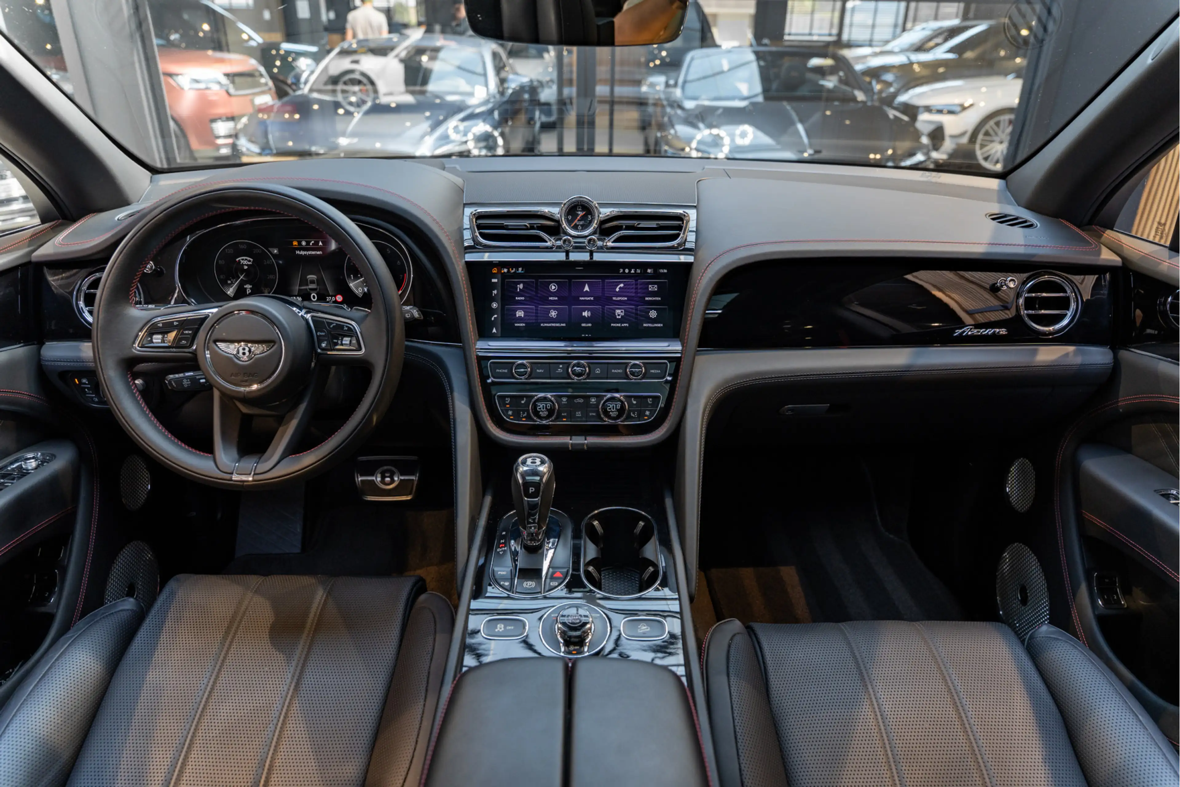 Bentley Bentayga Azure EWB Naim Entertainment Massage 4.0 V8 Azure — photo 34