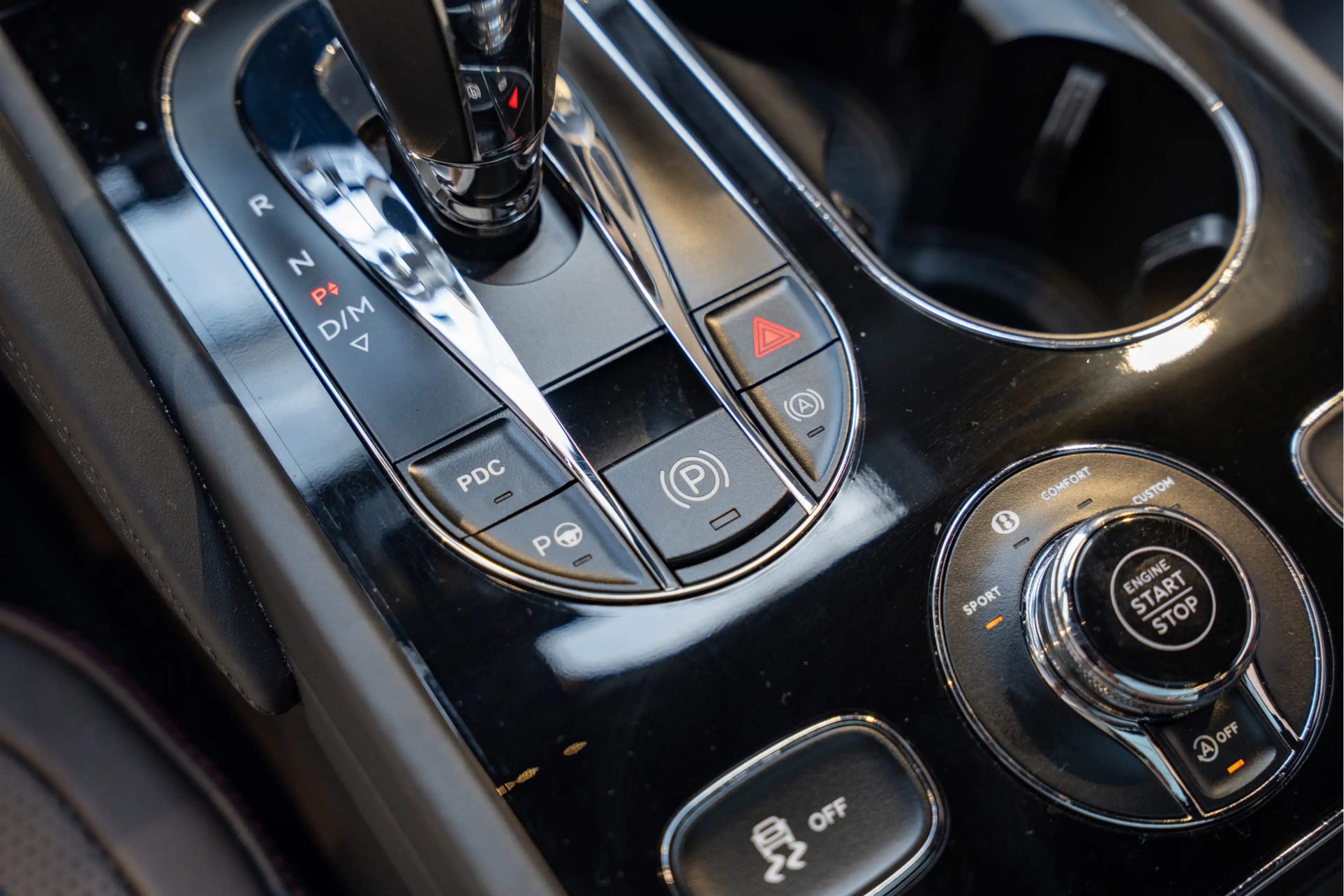 Bentley Bentayga Azure EWB Naim Entertainment Massage 4.0 V8 Azure — photo 39
