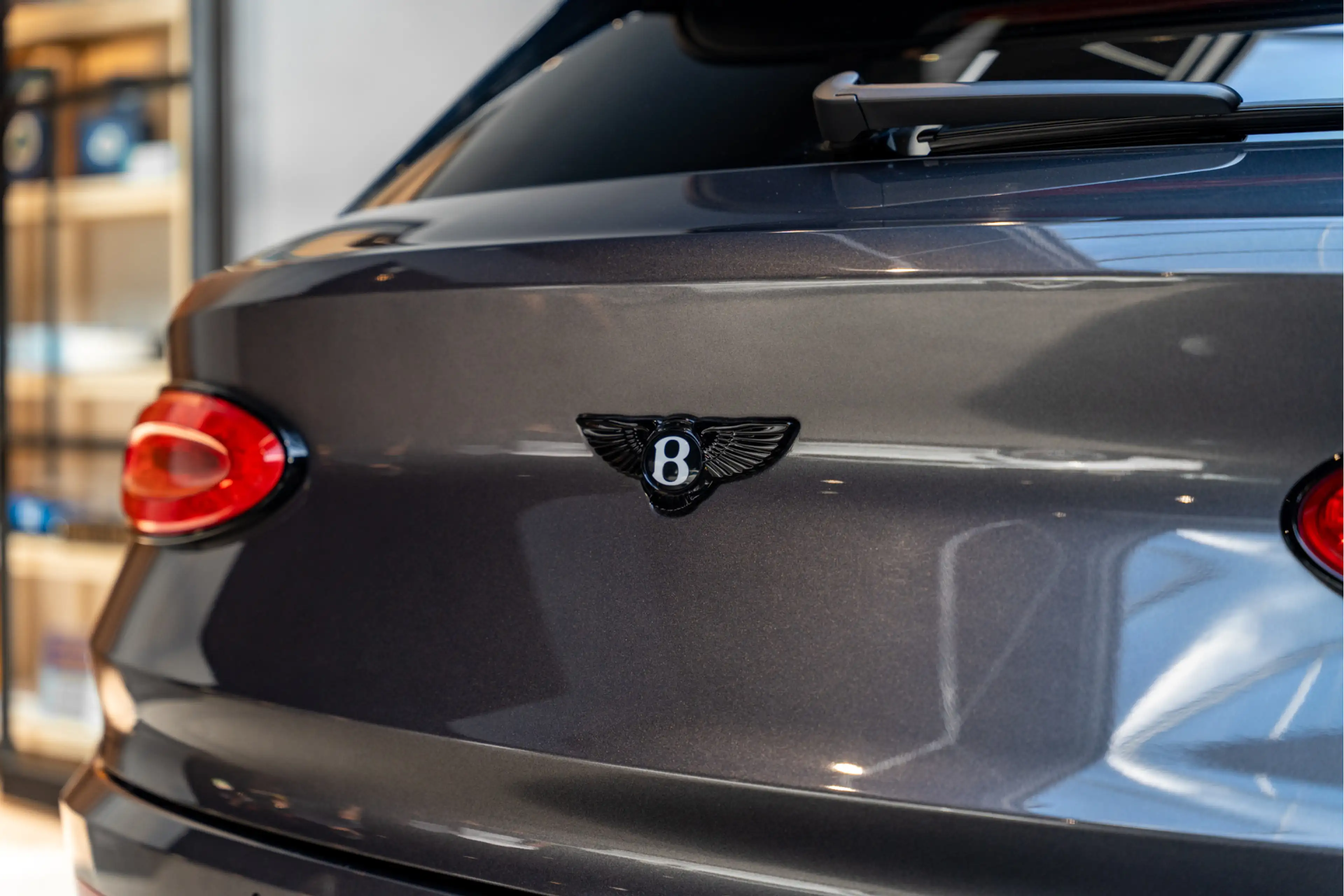 Bentley Bentayga Azure EWB Naim Entertainment Massage 4.0 V8 Azure — photo 17