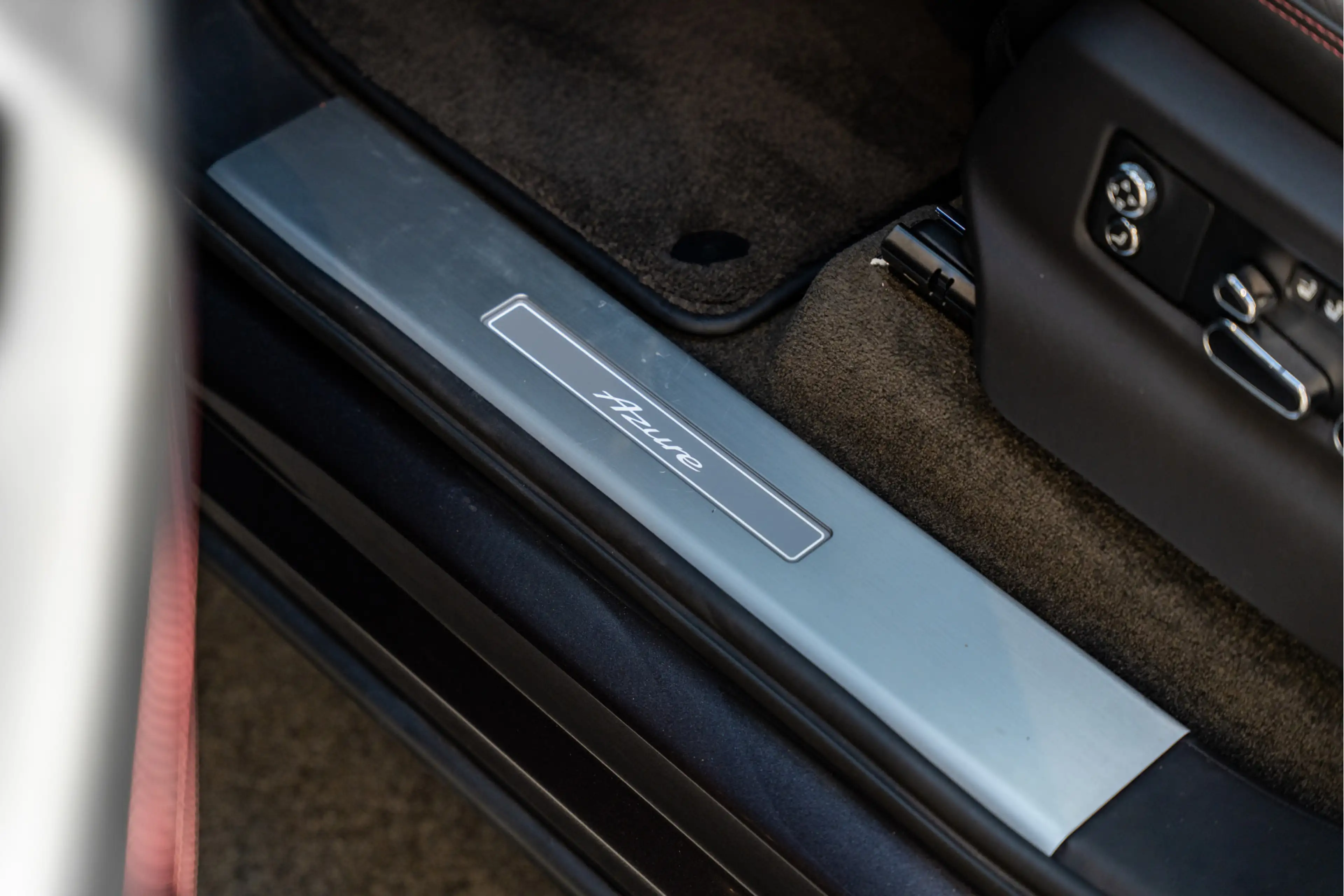 Bentley Bentayga Azure EWB Naim Entertainment Massage 4.0 V8 Azure — photo 30