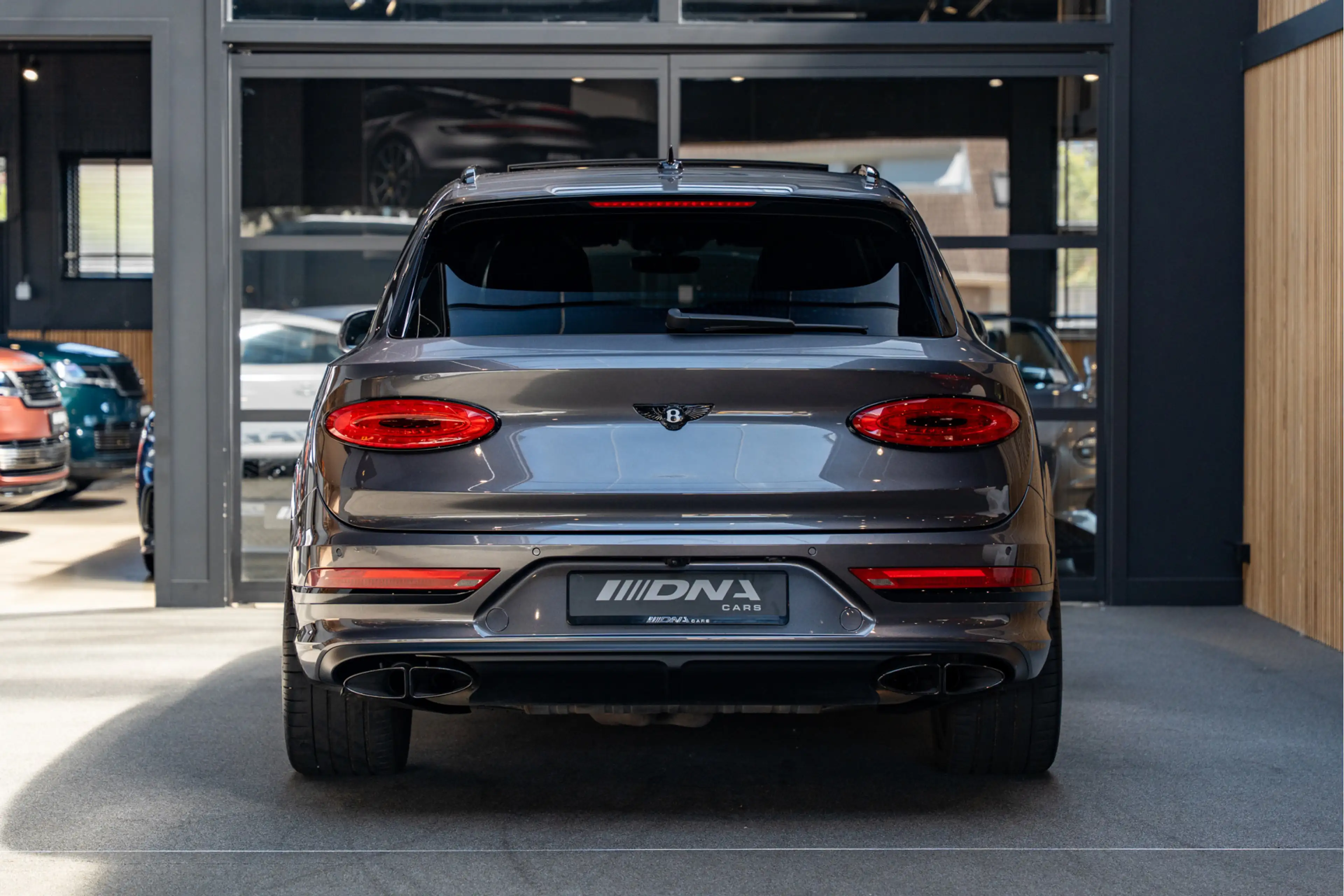 Bentley Bentayga Azure EWB Naim Entertainment Massage 4.0 V8 Azure — photo 4