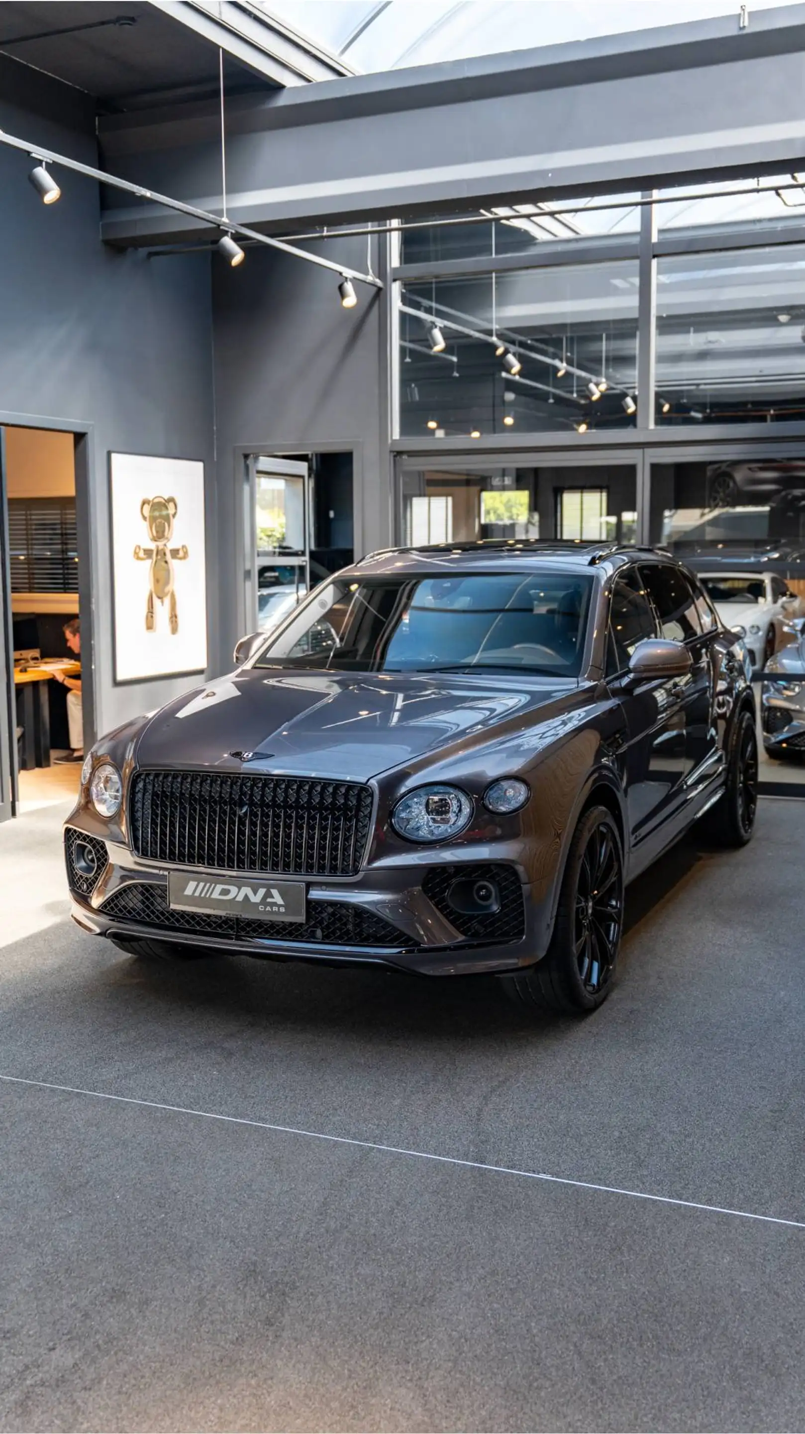 Bentley Bentayga Azure EWB Naim Entertainment Massage 4.0 V8 Azure — photo 20