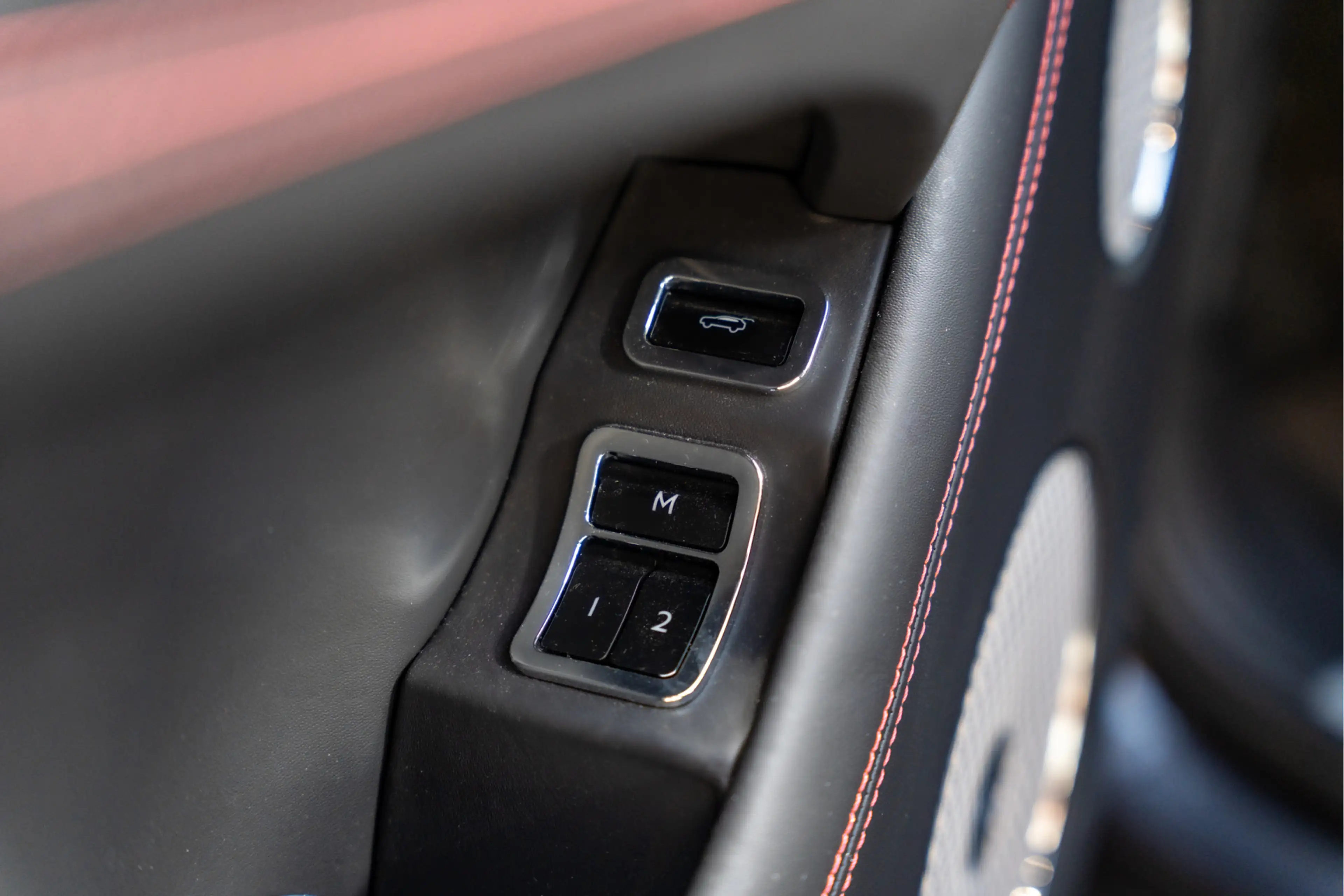 Bentley Bentayga Azure EWB Naim Entertainment Massage 4.0 V8 Azure — photo 29
