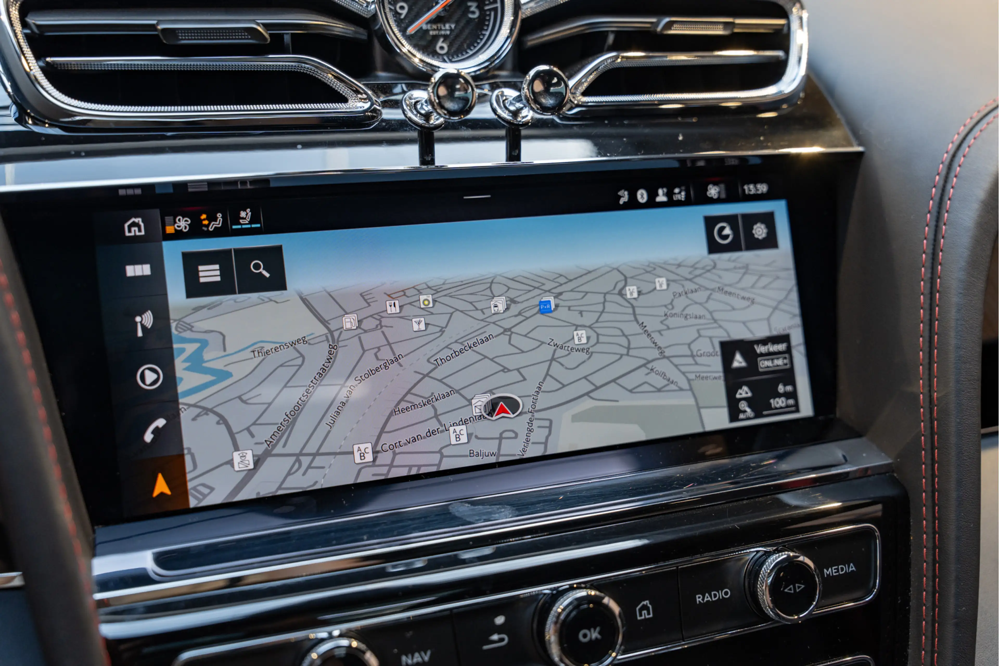 Bentley Bentayga Azure EWB Naim Entertainment Massage 4.0 V8 Azure — photo 47