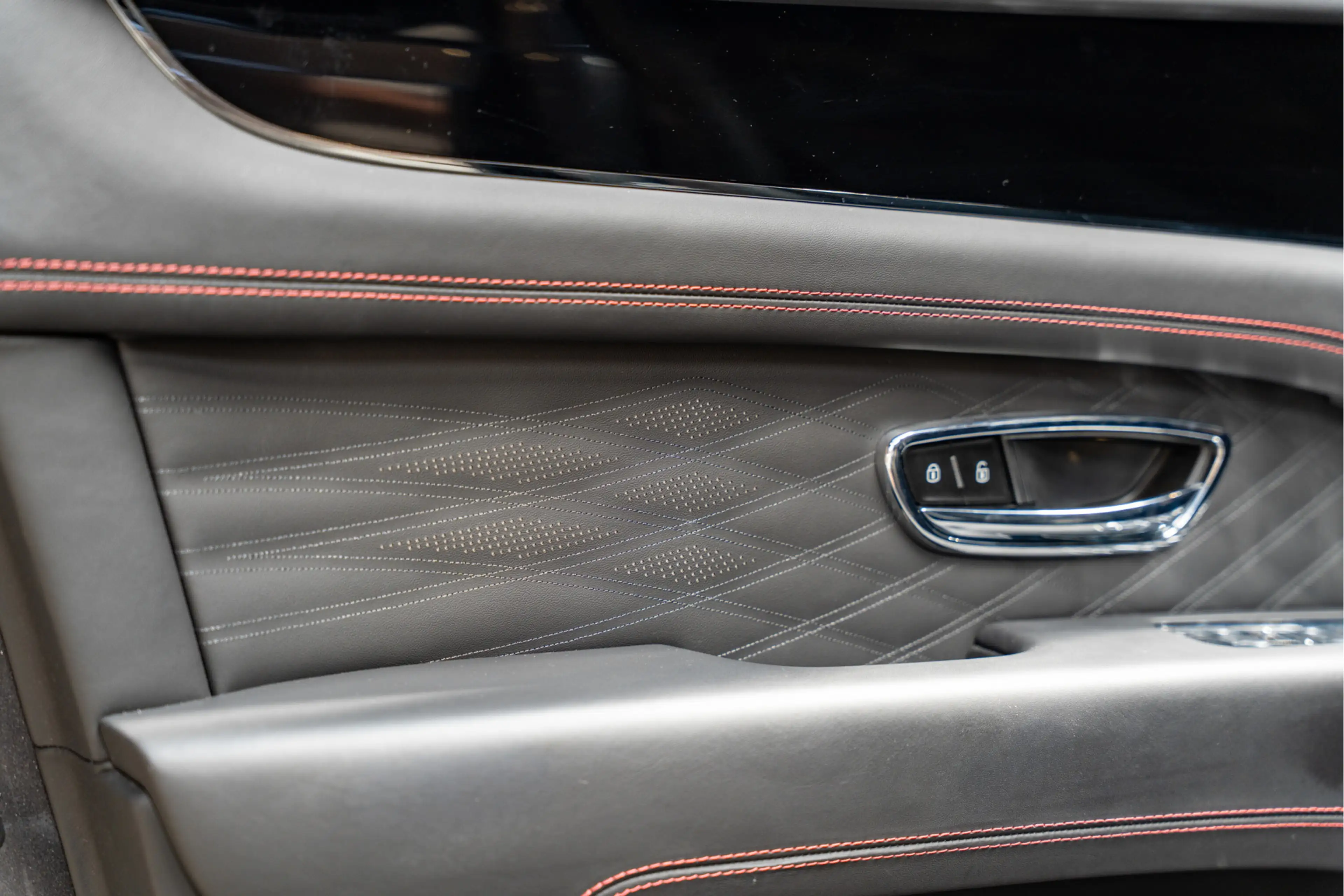 Bentley Bentayga Azure EWB Naim Entertainment Massage 4.0 V8 Azure — photo 26