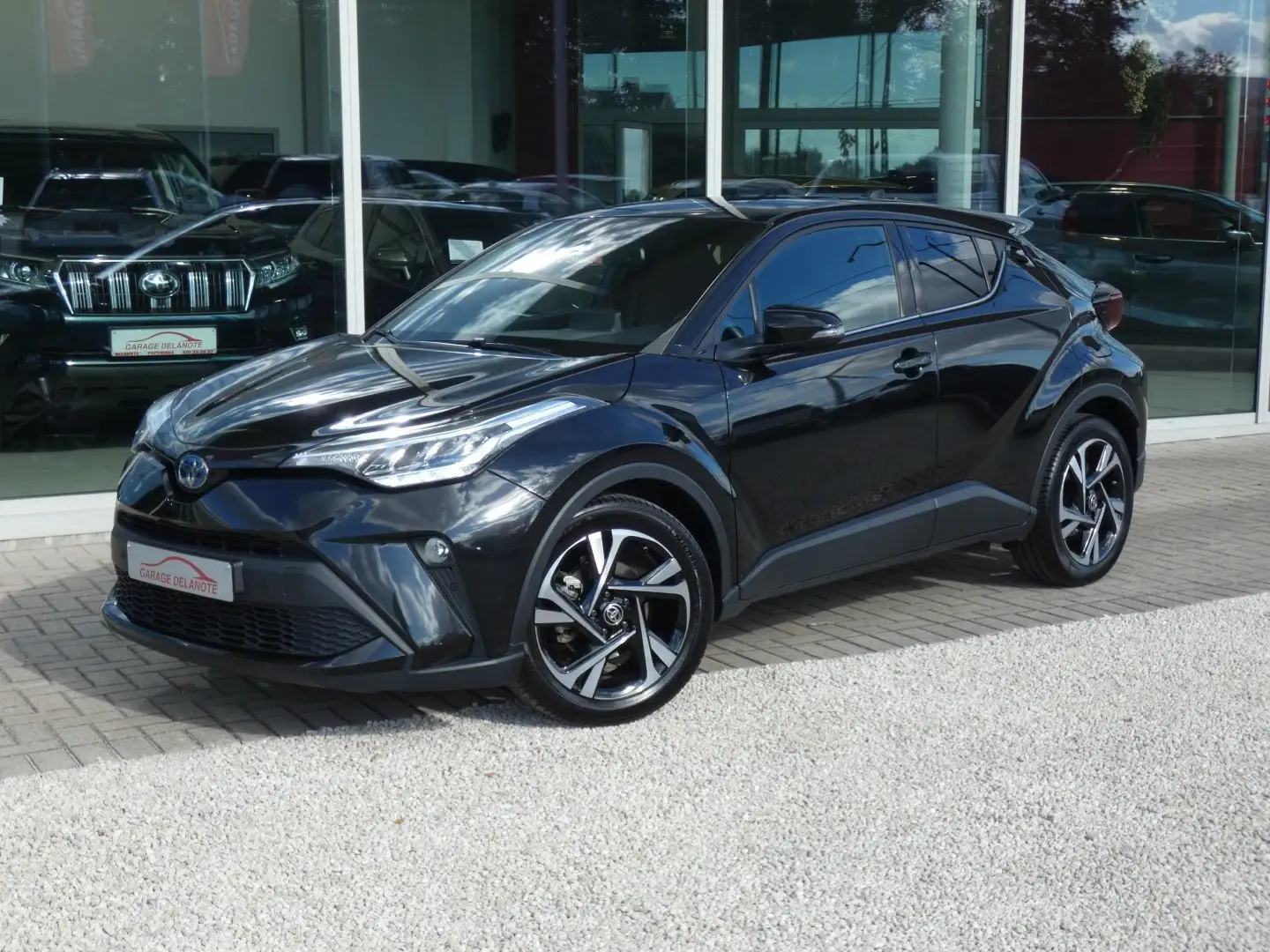 Toyota C-HR 2.0i HYBRID C-Lub +GPS+Dodehoek+Trekhaak 184pk Zwart - 2