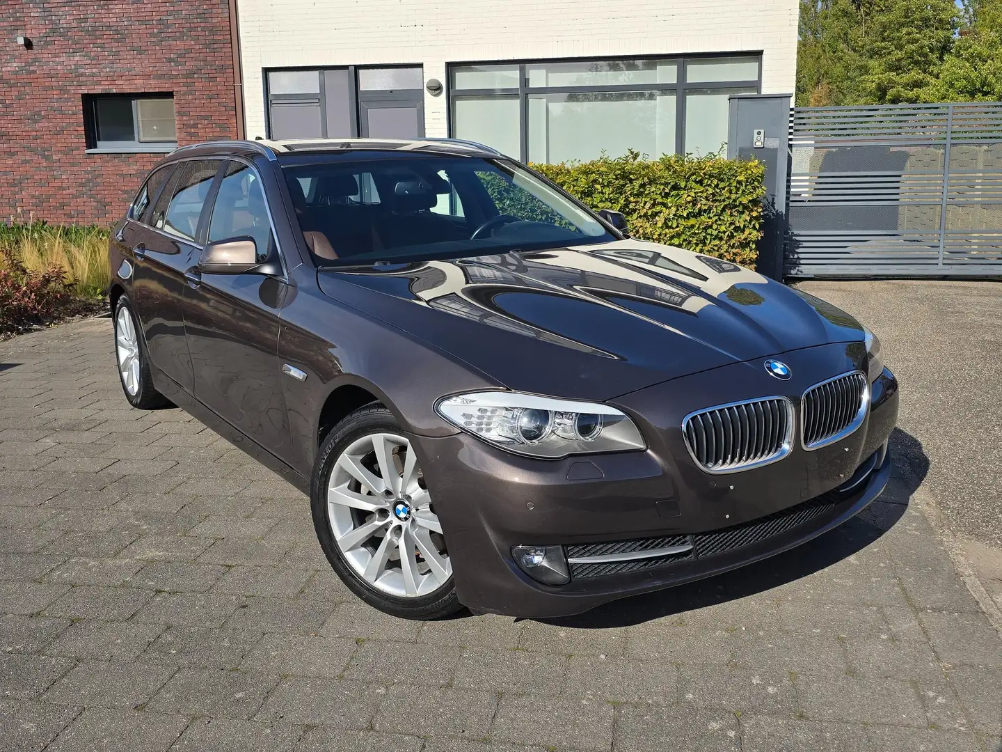 BMW 520 520d Touring Aut. Bruin - 1