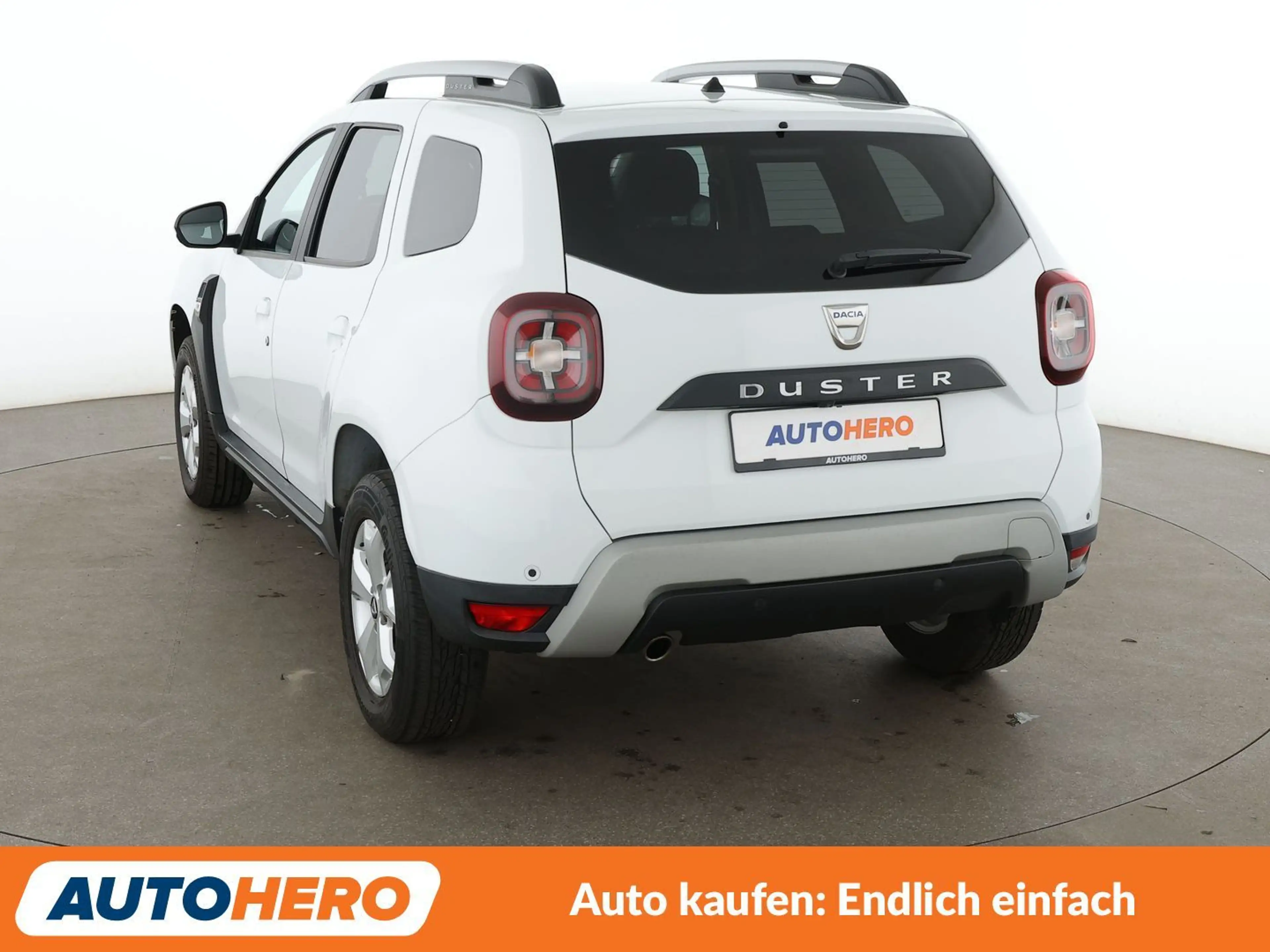 Dacia Duster 1.6 SCe Comfort *NAVI*TEMPO*CAM*PDC*SHZ*ALU*KLIMA* — photo 4