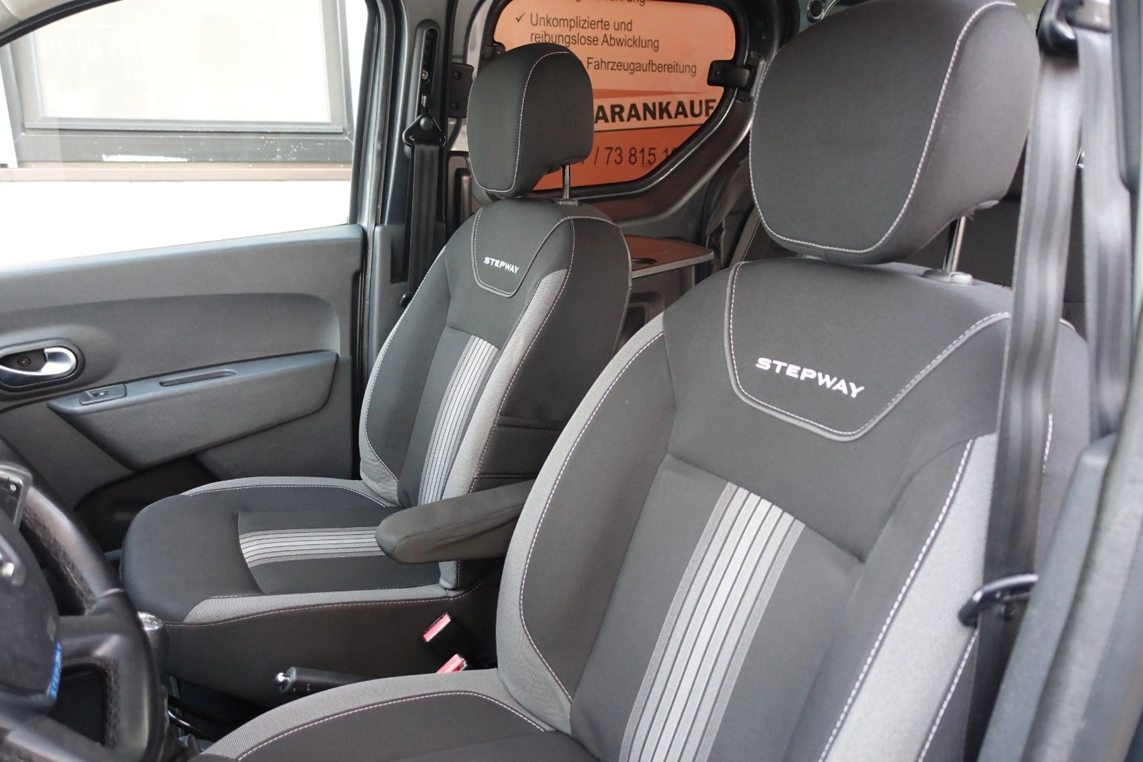 Dacia Dokker Stepway Celebration*NAVI*SHZ*AHK*TEMPOMAT — photo 11