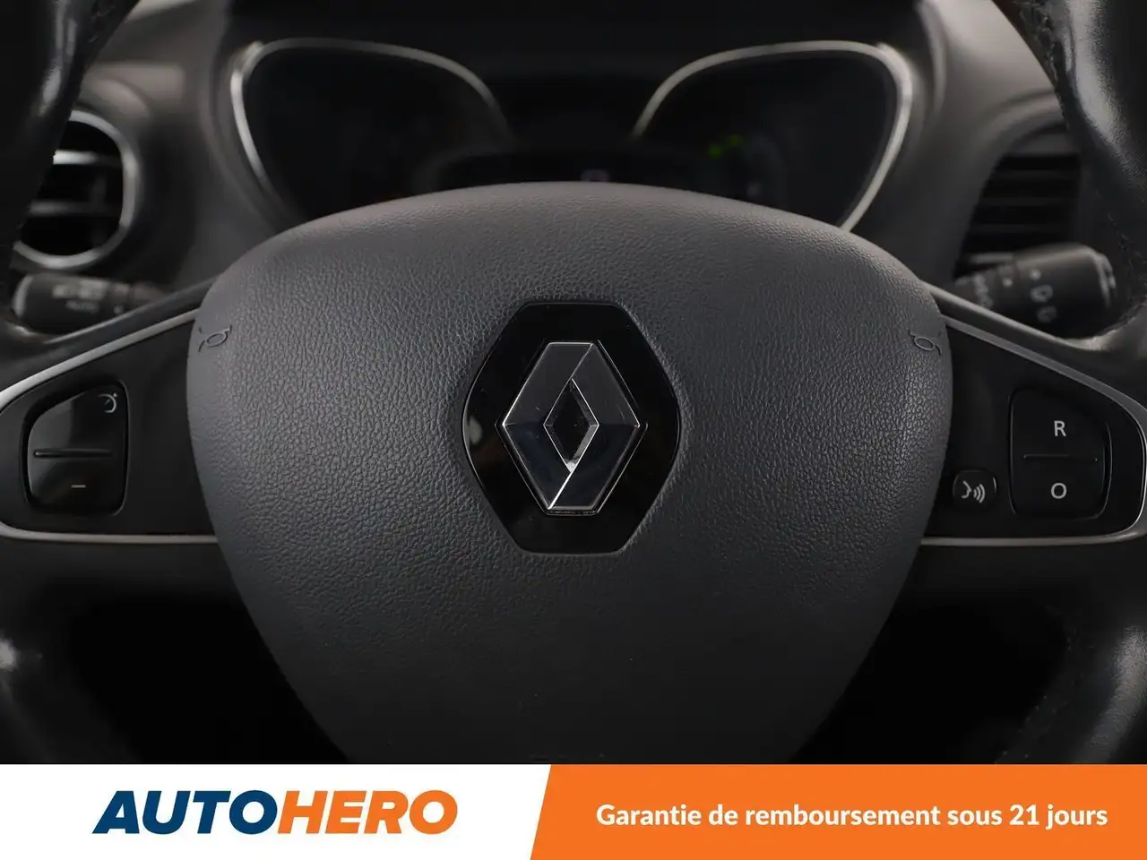 Renault Captur — photo 19