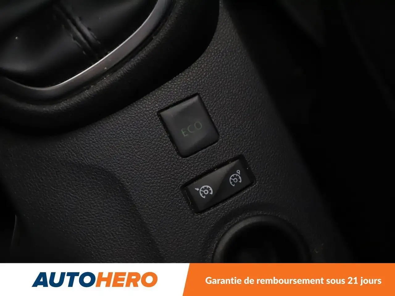 Renault Captur — photo 28