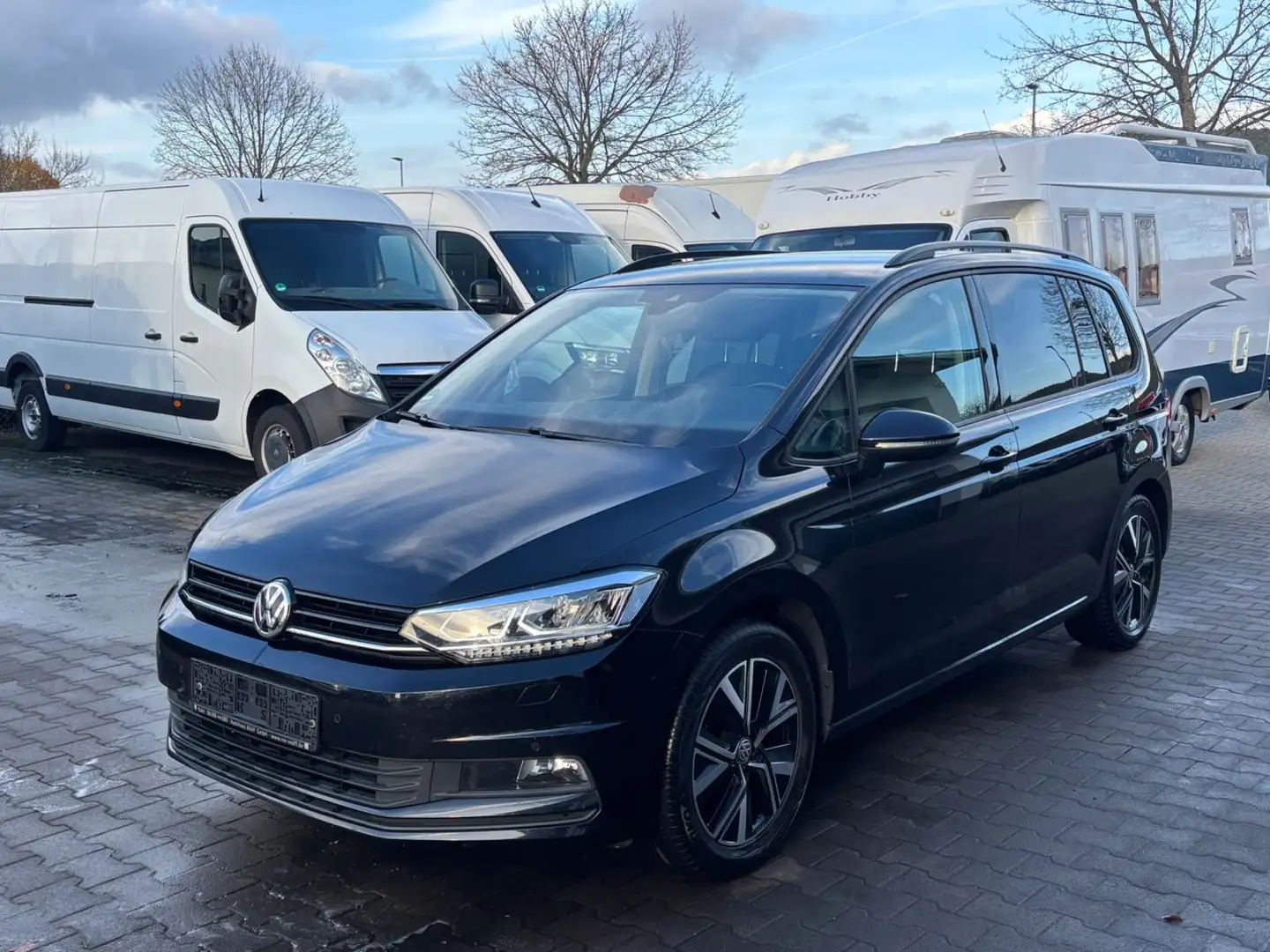 Volkswagen Touran 1.5 TSI Highline DSG 7 Sitze LED AHK Schwarz - 2