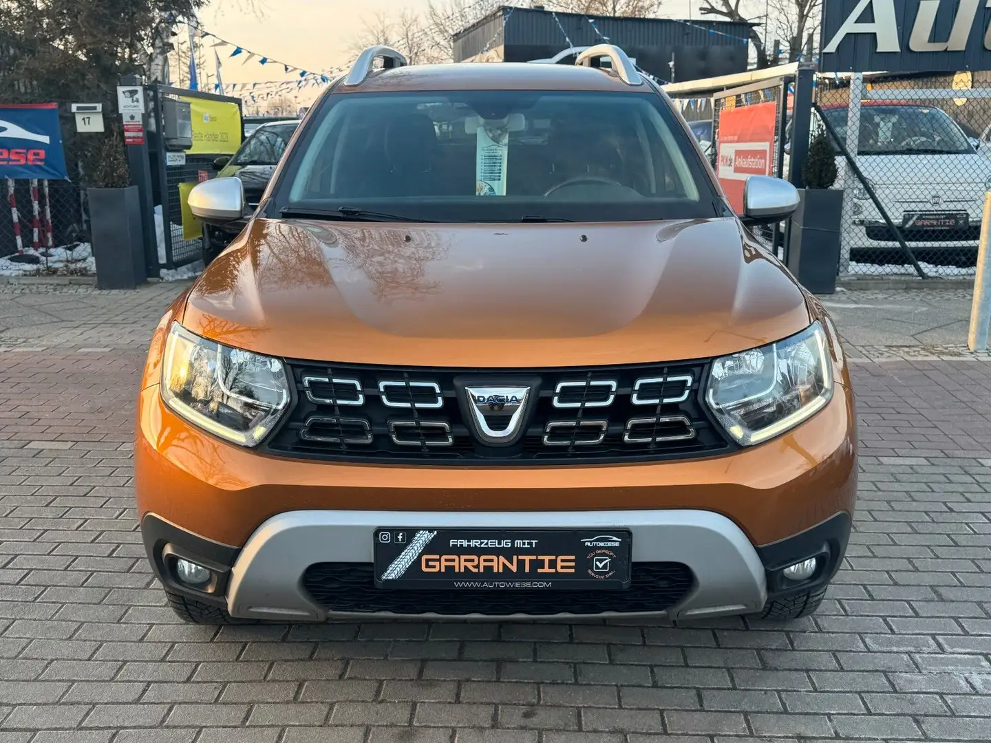 Dacia Duster II Comfort 1.6*Navi*Klima*AHK*Temp.*1.HD* Orange - 2
