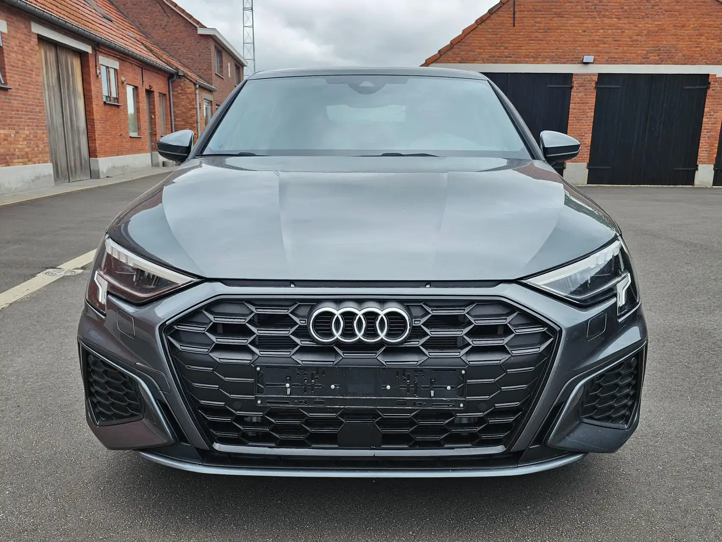 Audi A3 Audi A3 45 TFSI E S-line Gris - 1