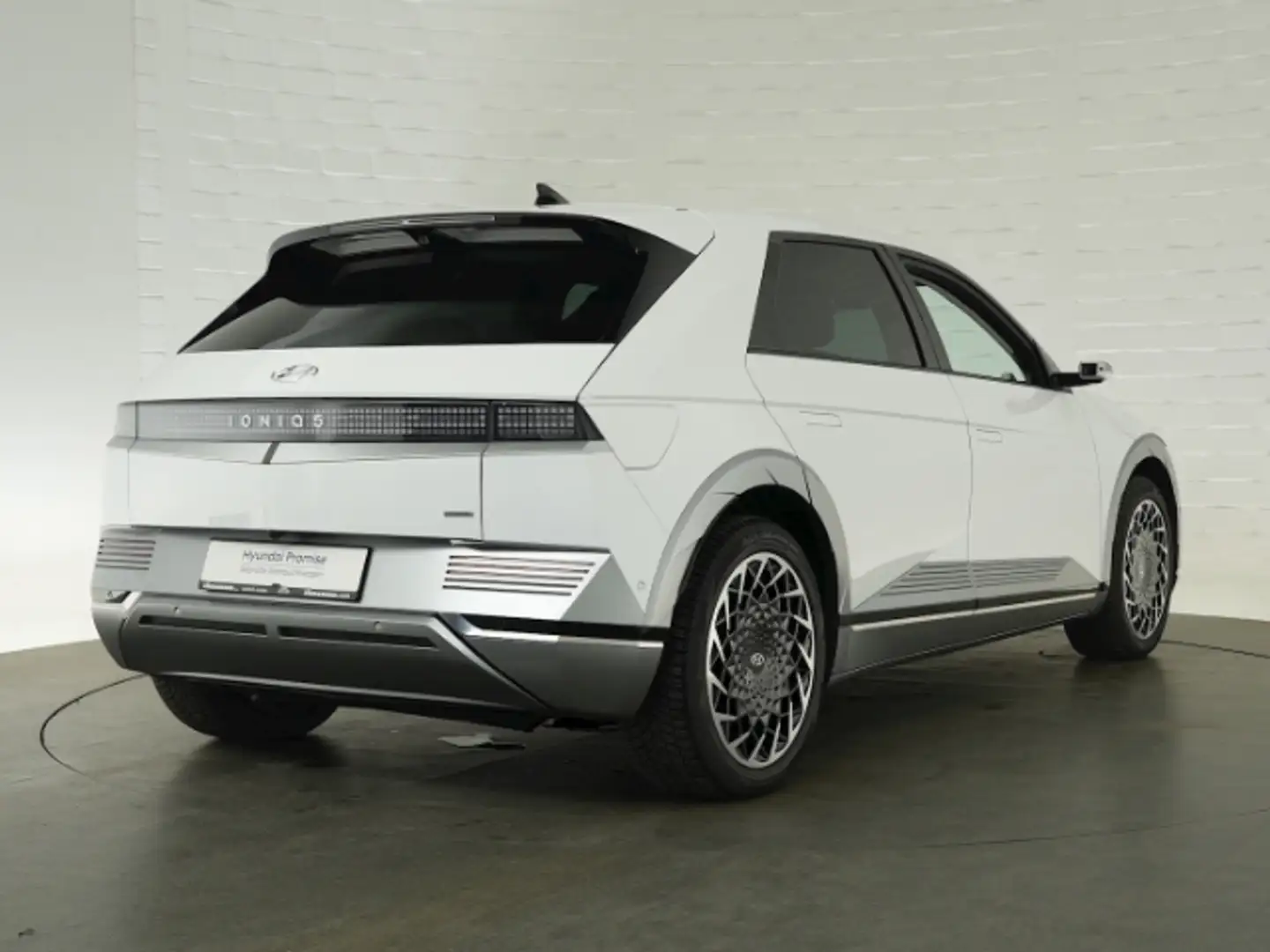 Hyundai IONIQ 5 UNIQ 77,4 kWh ALLRAD+VOLL LED+NAVI+360 GRAD KAMERA Weiß - 2