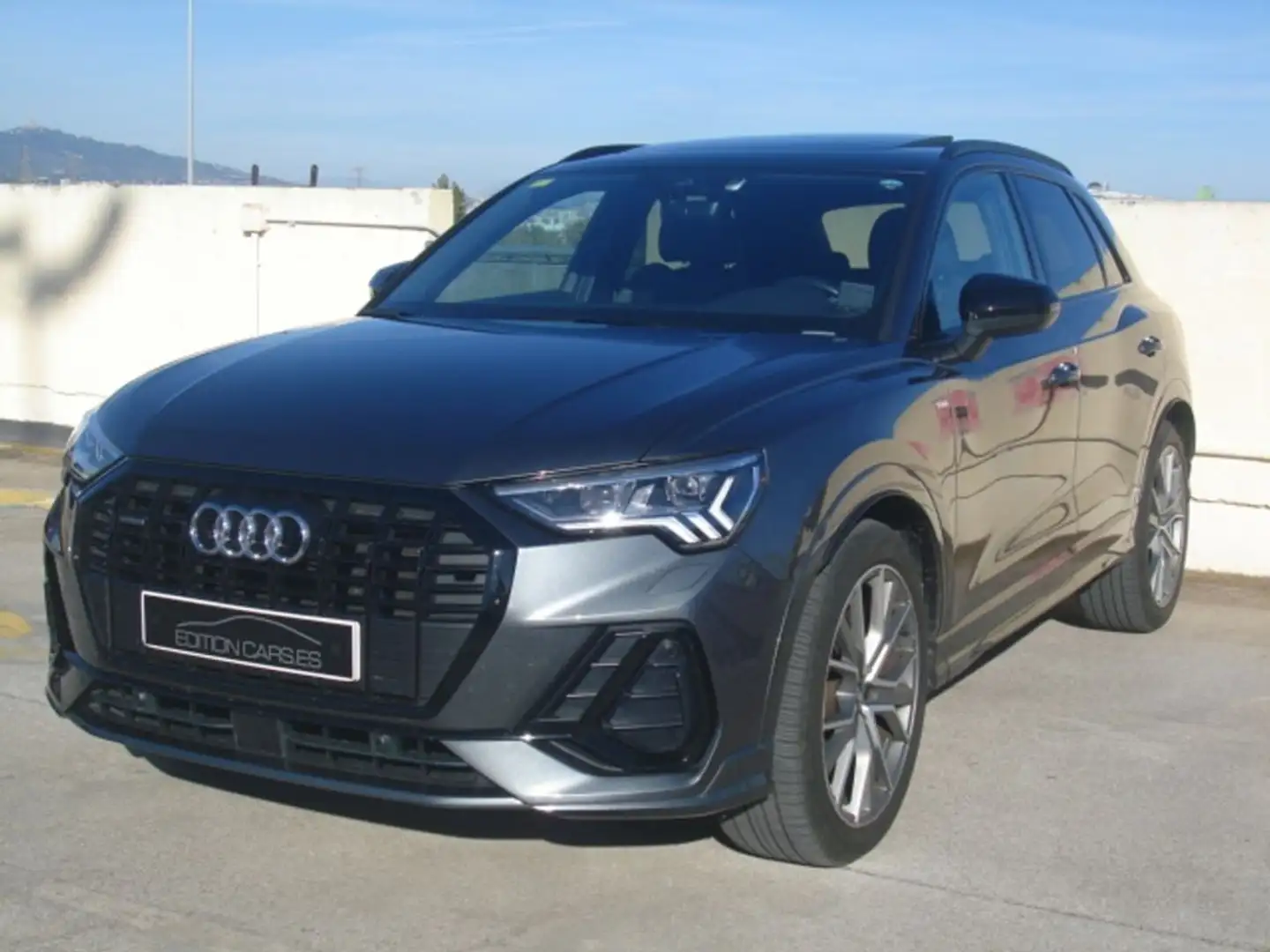 Audi Q3 4.5TFSI QUATTRO S LINE Grau - 1
