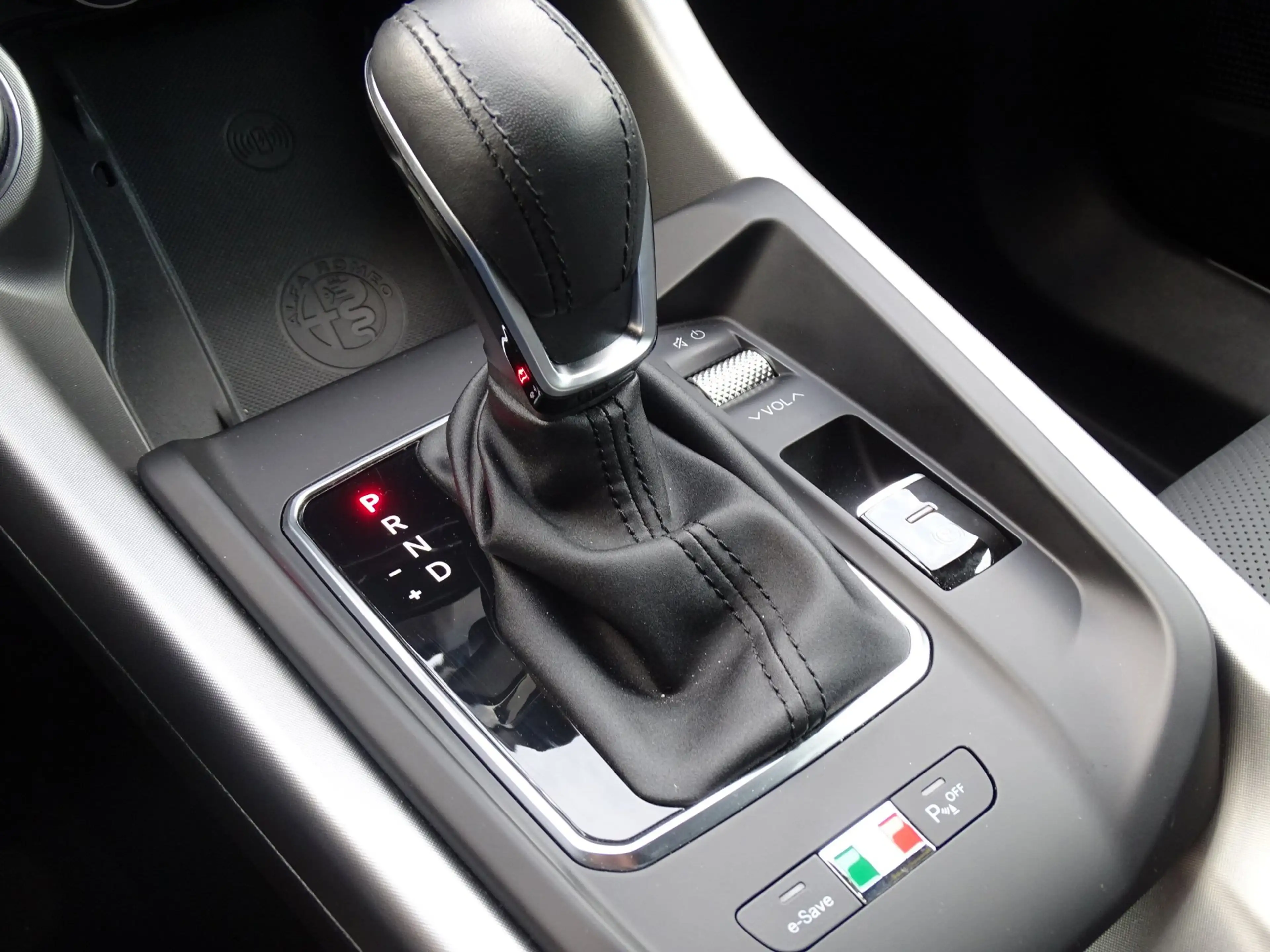Alfa Romeo Tonale 1.3T PHEV Edizione Speciale|360 Cam|Leder|Keyless| — photo 13