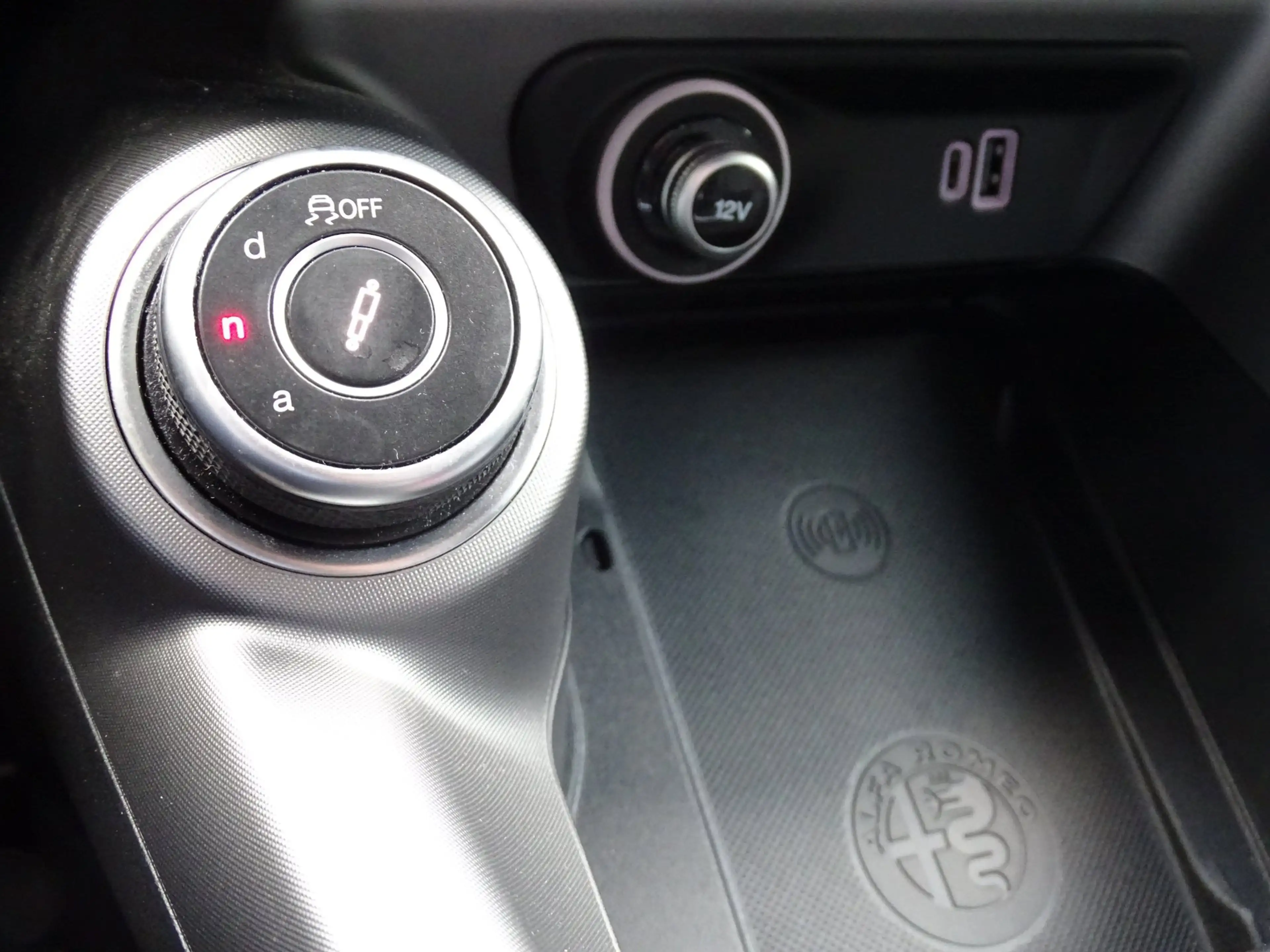 Alfa Romeo Tonale 1.3T PHEV Edizione Speciale|360 Cam|Leder|Keyless| — photo 14
