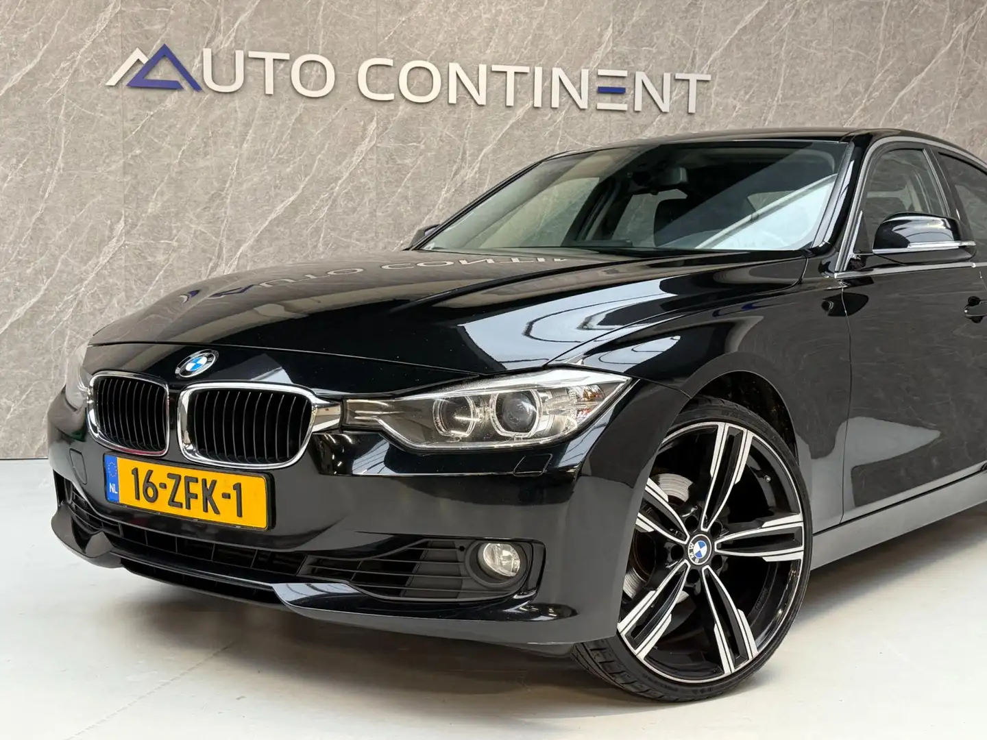 BMW 320 3-serie 320i High Executive /Erg net /Leder /HUD / Nero - 2