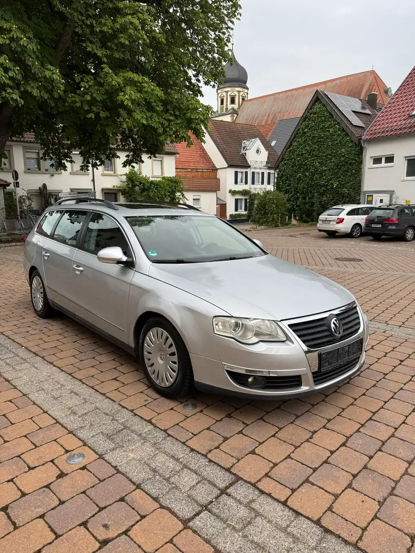 Volkswagen Passat Variant 2.0 FSI Comfortline TÜV/Schiebedach/SHZ - 1