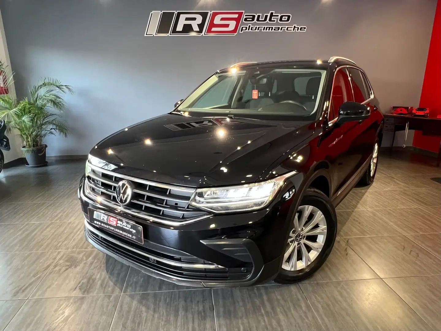 Volkswagen Tiguan Tiguan 2.0 tdi Life 150cv dsg Nero - 1