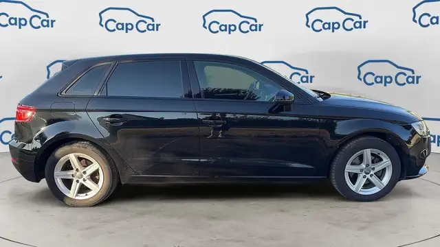 Audi A3 view 4